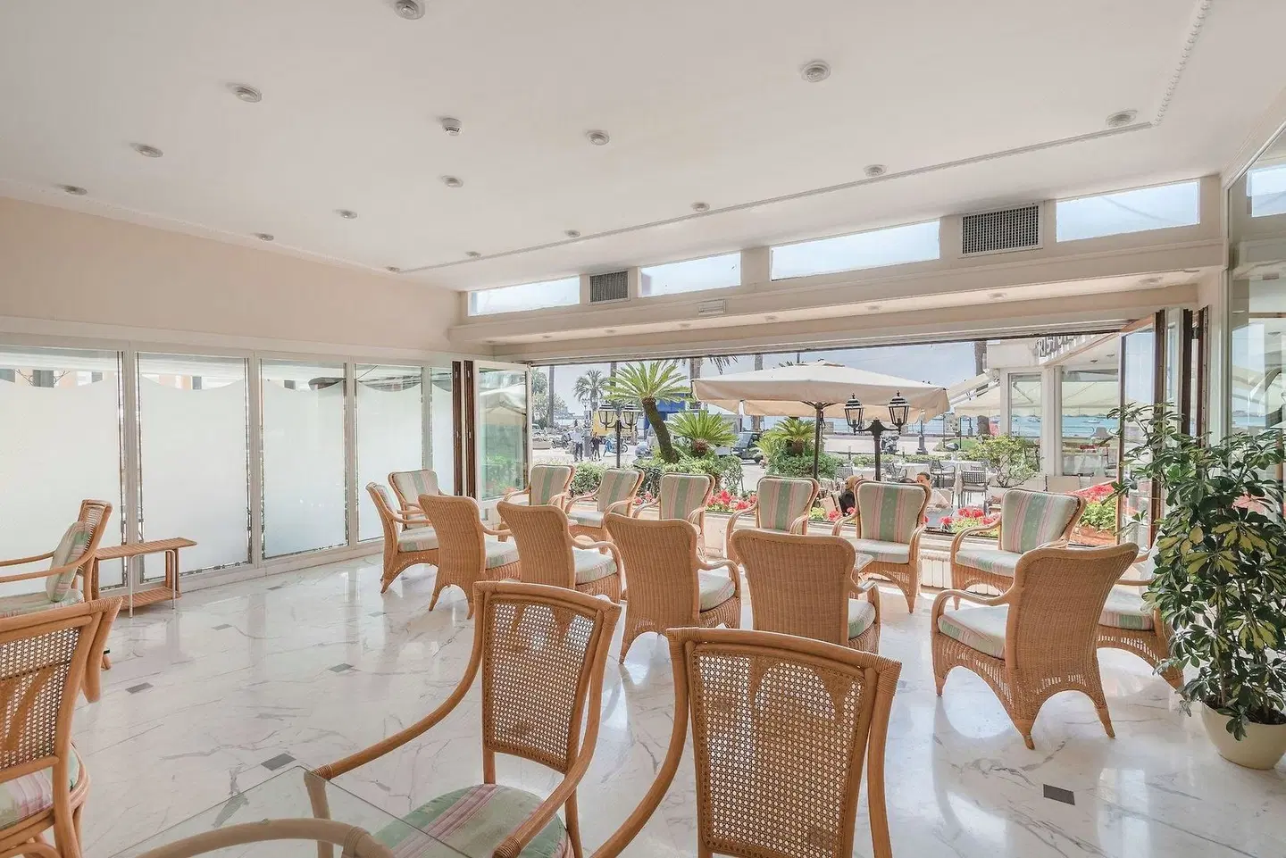 Miramare Hotel Restaurant
