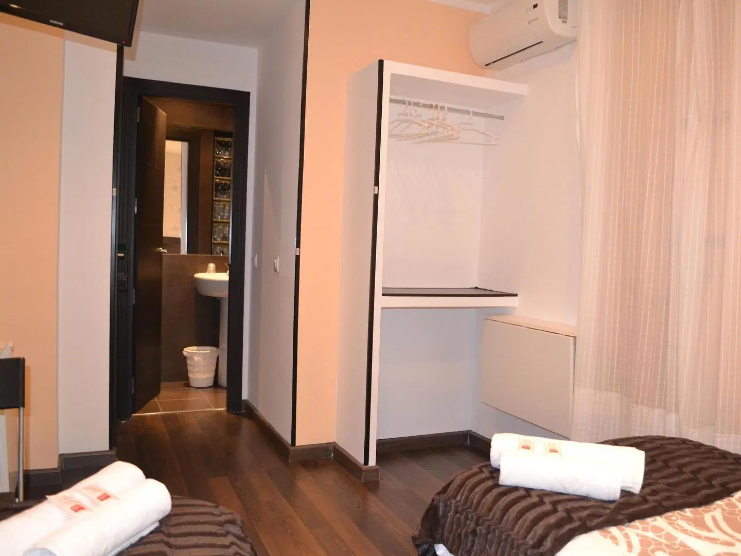 Hostal El Brezo ROOM_EXAMPLE