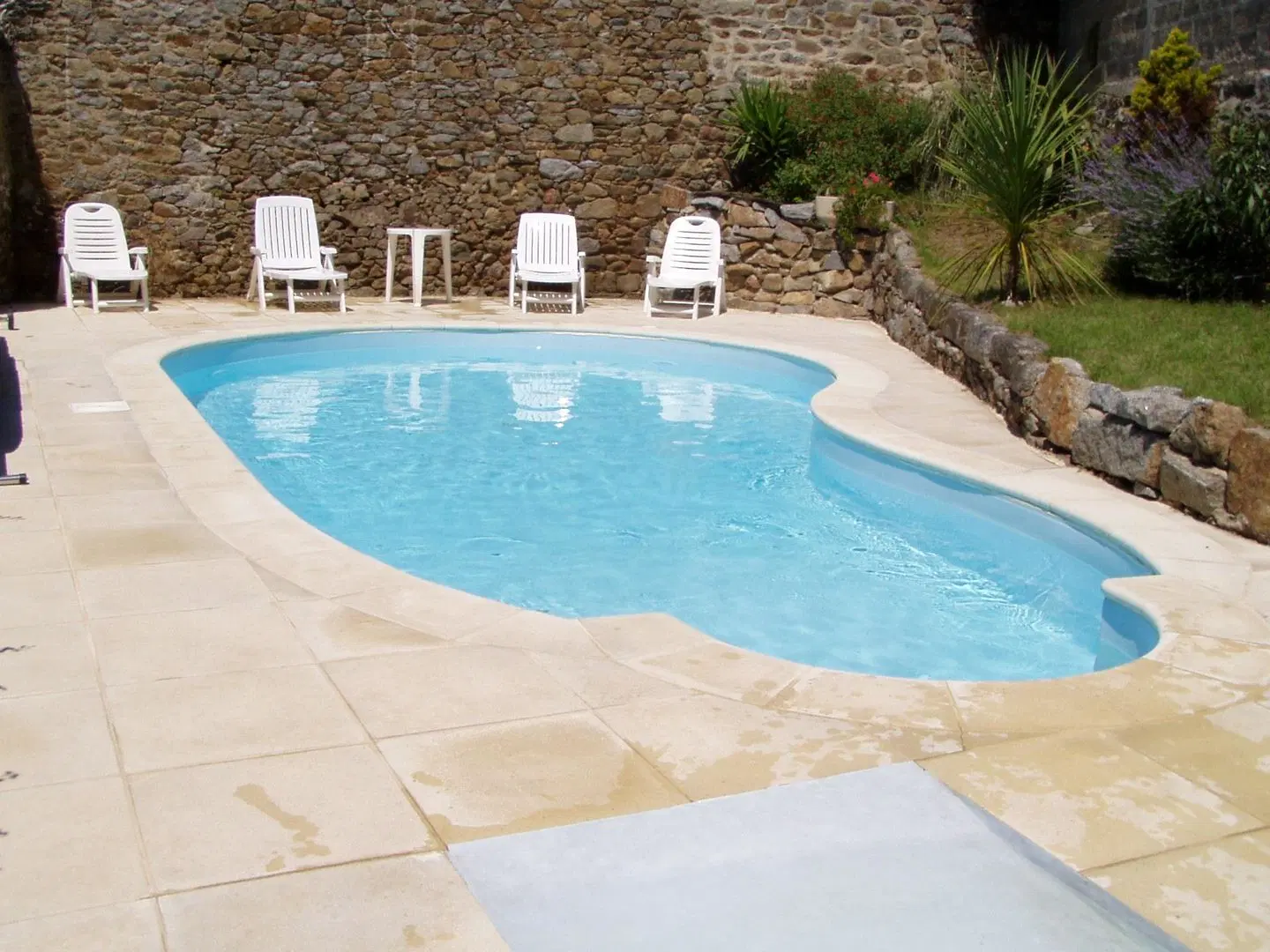 Ker Izel OUTDOOR_POOL