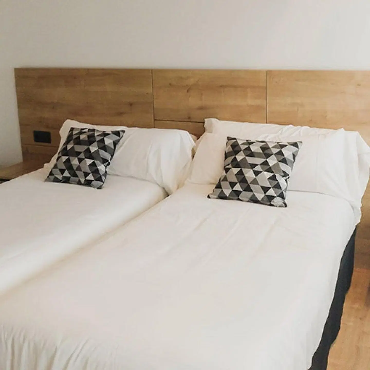 Hotel Entrerailes ROOM_EXAMPLE