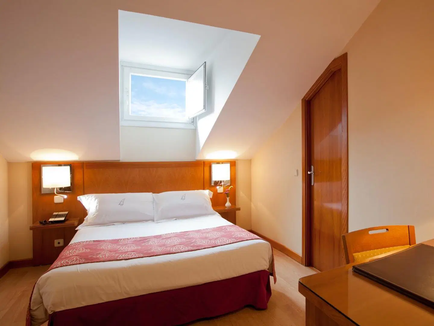 Ateneo Puerta del Sol ROOM_EXAMPLE
