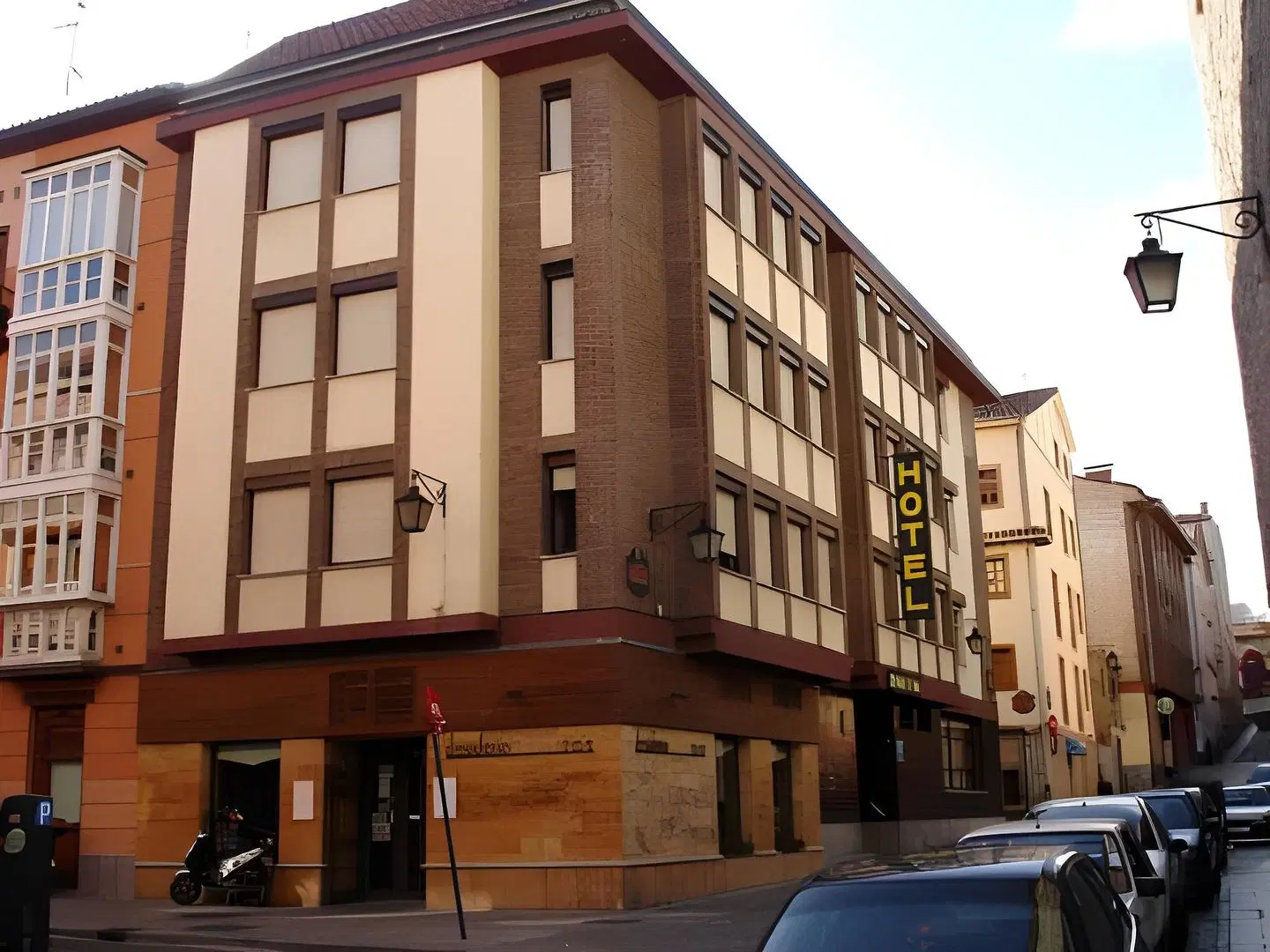 Hotel Arts-Gasteiz EXTERIOR
