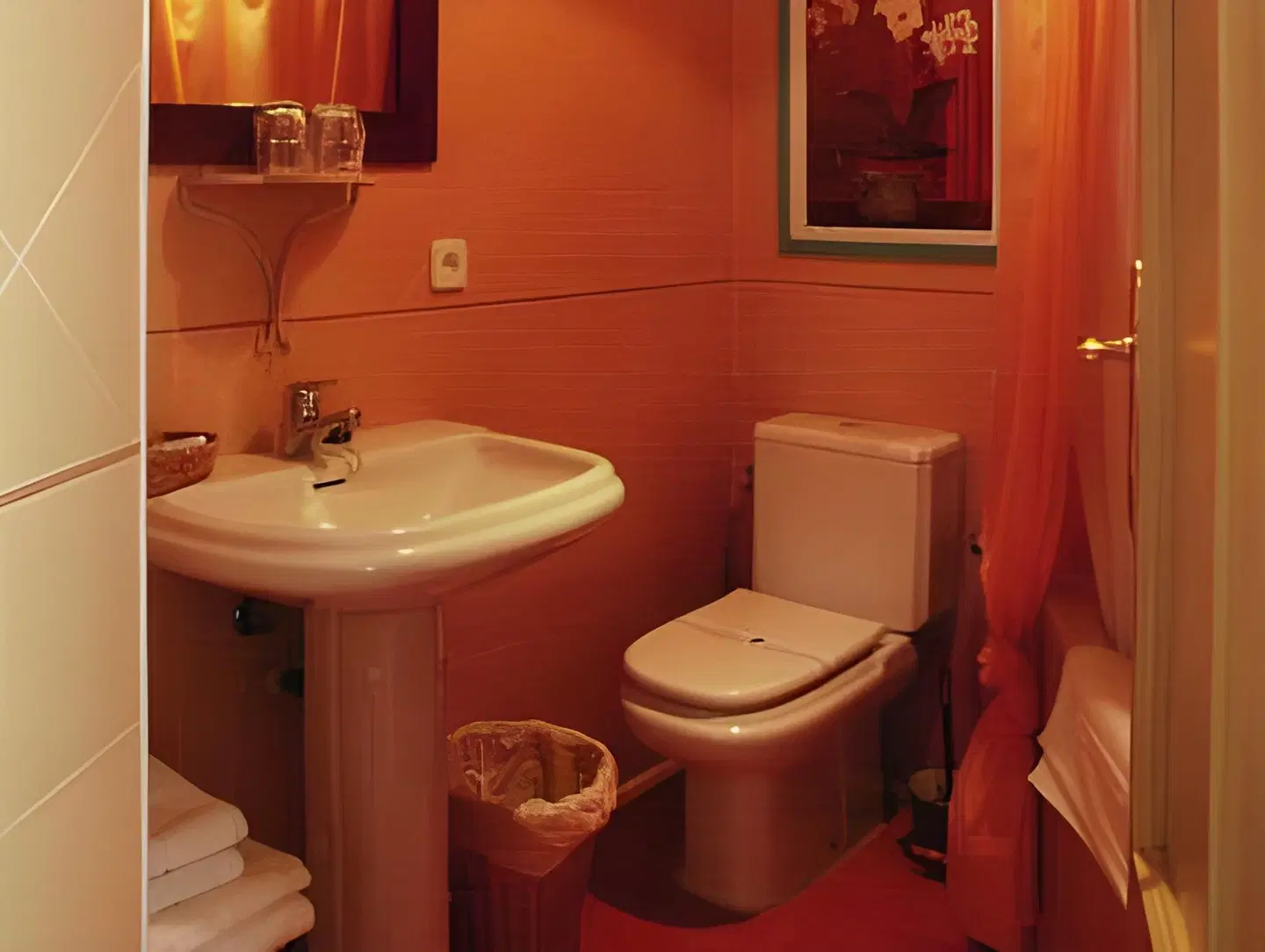 Hostal Fornos Badezimmer