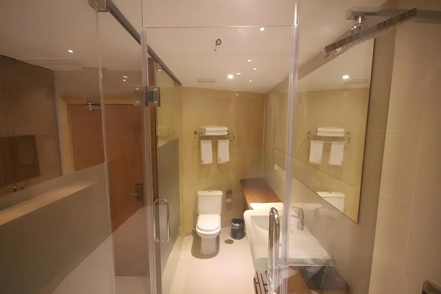 Menoir Dorsett Madrid Leganés Badezimmer