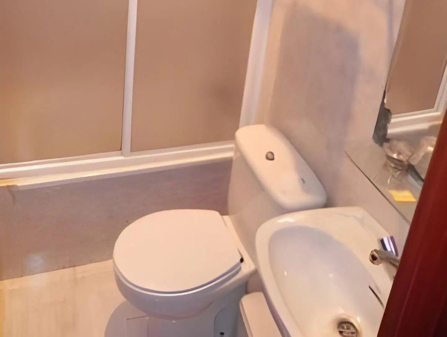 Hostal Evoke Madrid Badezimmer