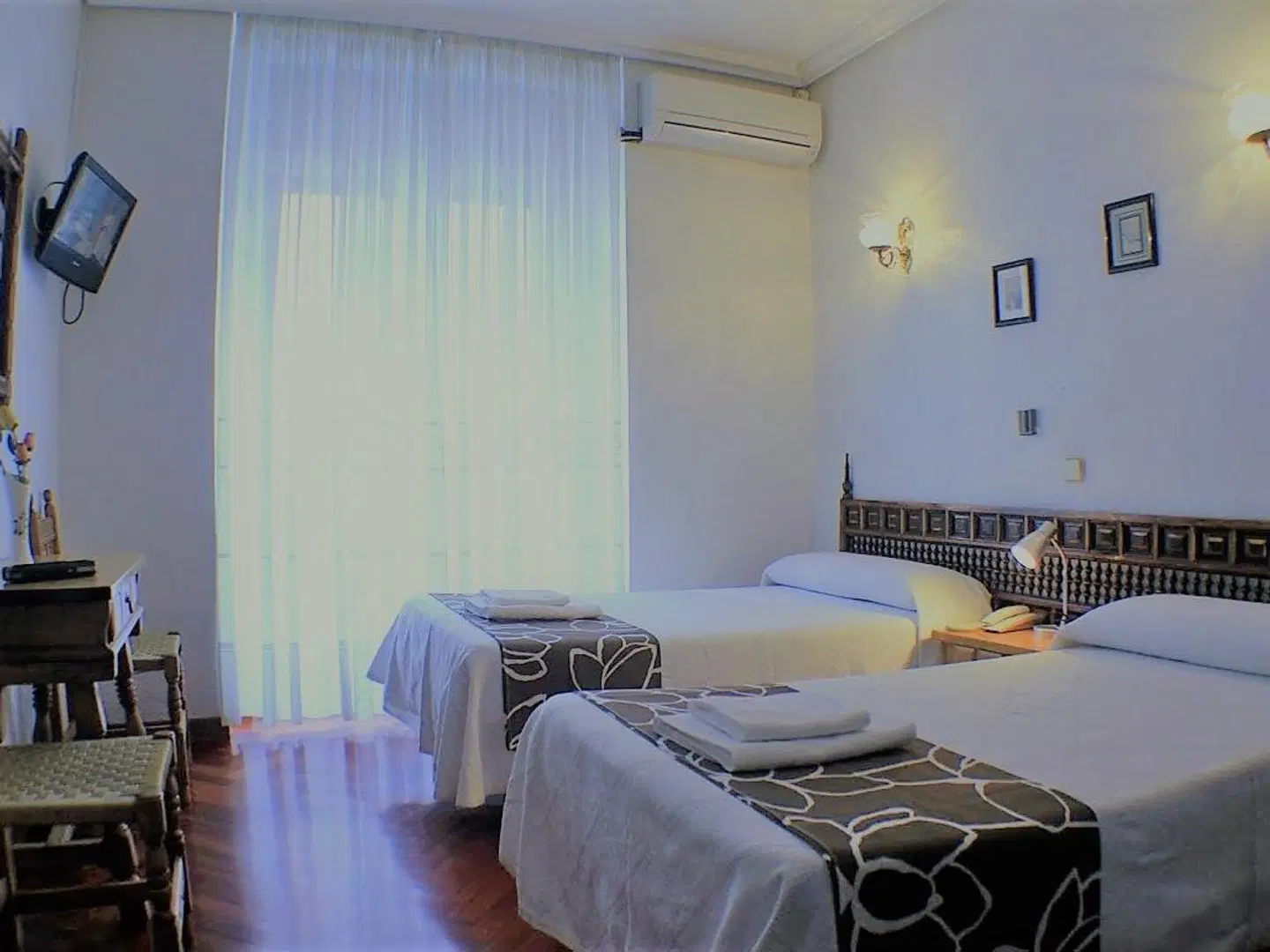 Hostal Esmeralda ROOM_EXAMPLE