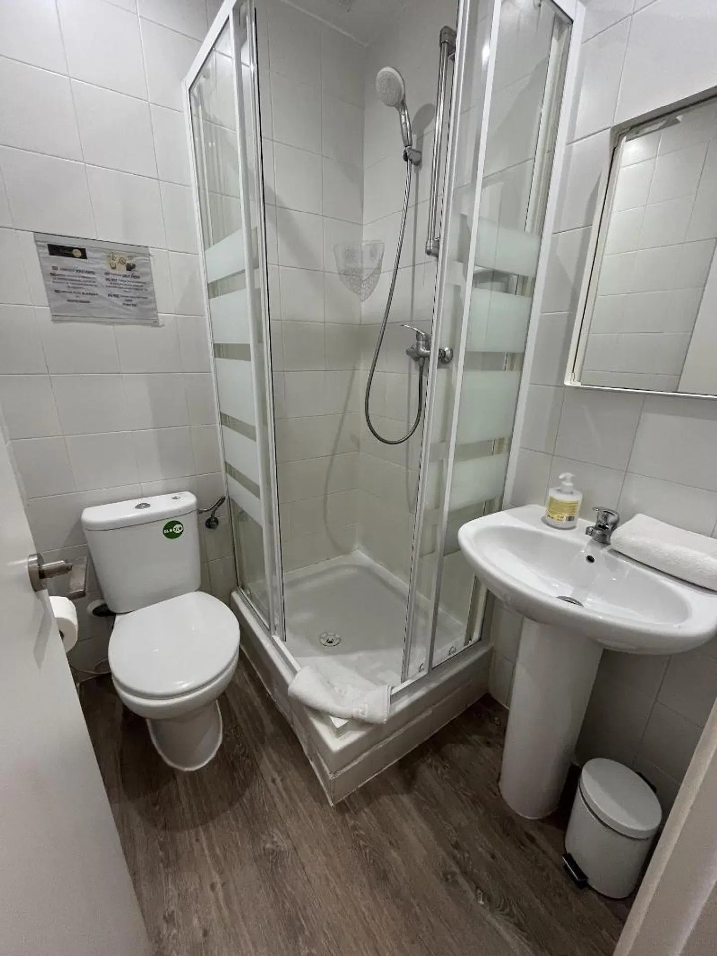 El HostALL Badezimmer