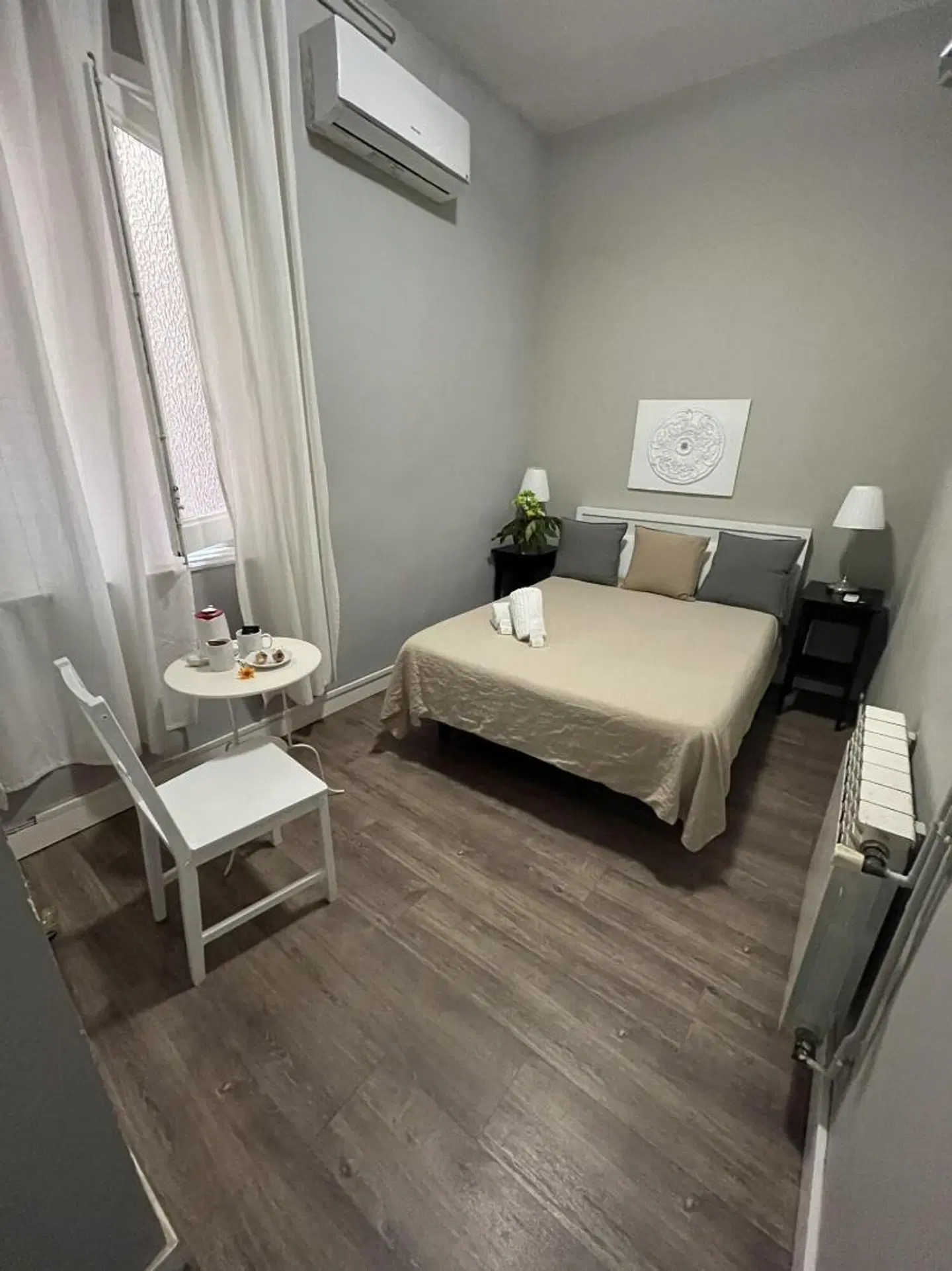 El HostALL ROOM_EXAMPLE