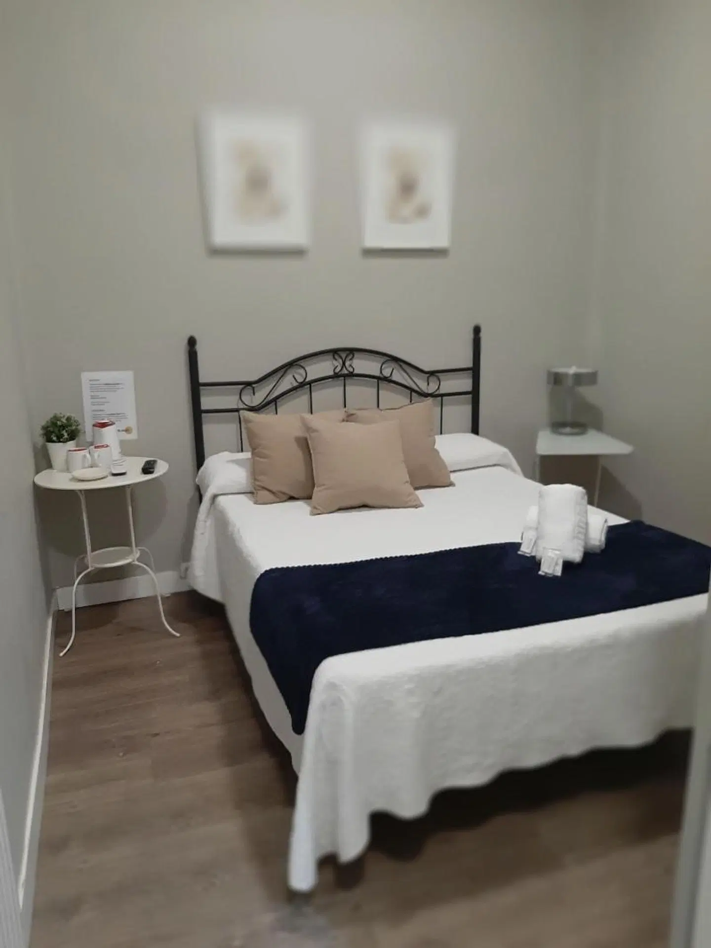 El HostALL ROOM_EXAMPLE