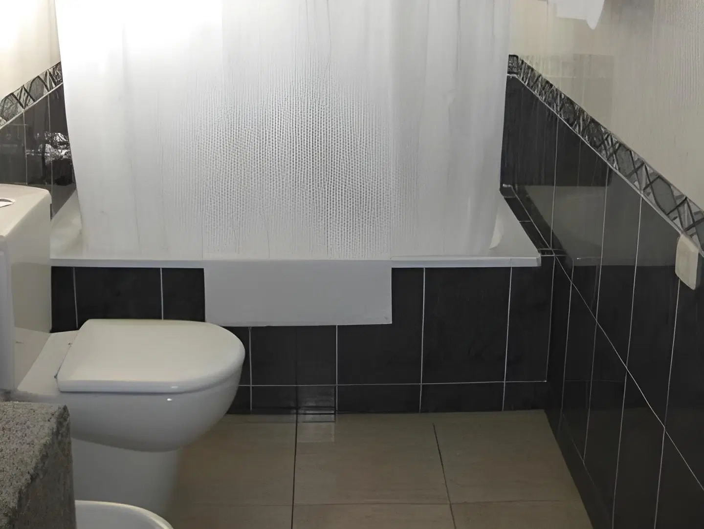 Hotel Tamariu Badezimmer