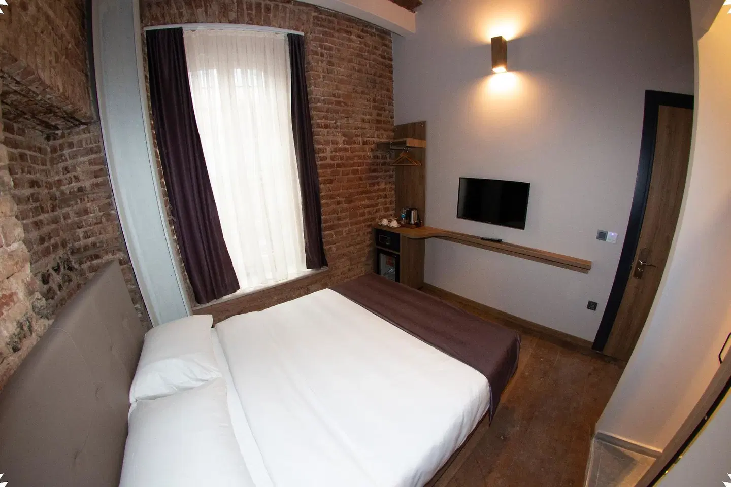 Jurnal Hotel ROOM_EXAMPLE