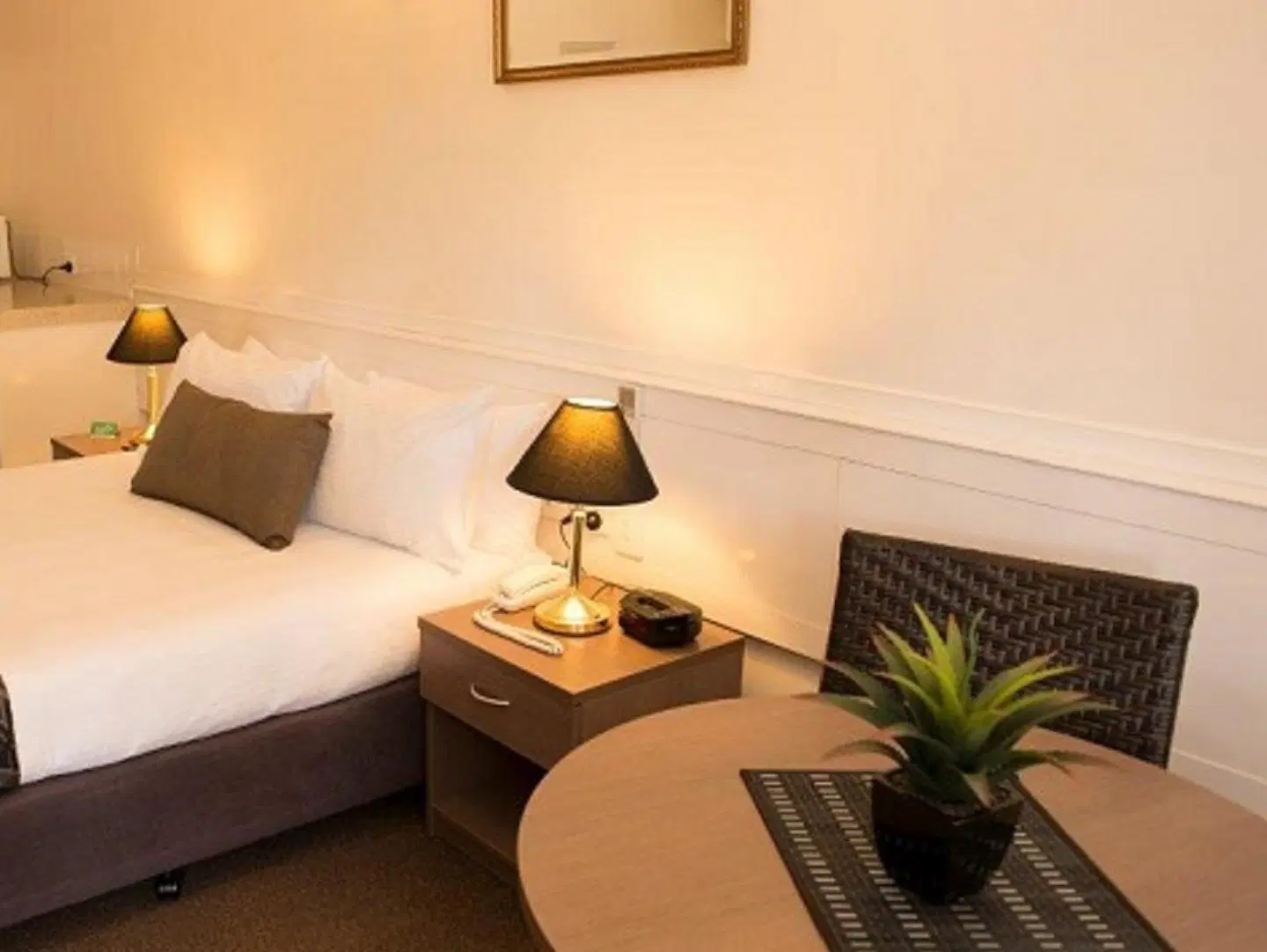 Garden City Motor Inn ROOM_EXAMPLE
