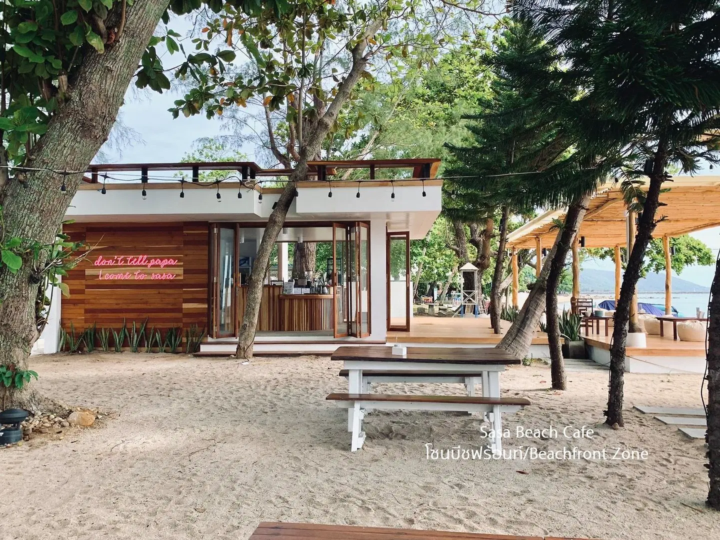 Issara Beach Resort EXTERIOR