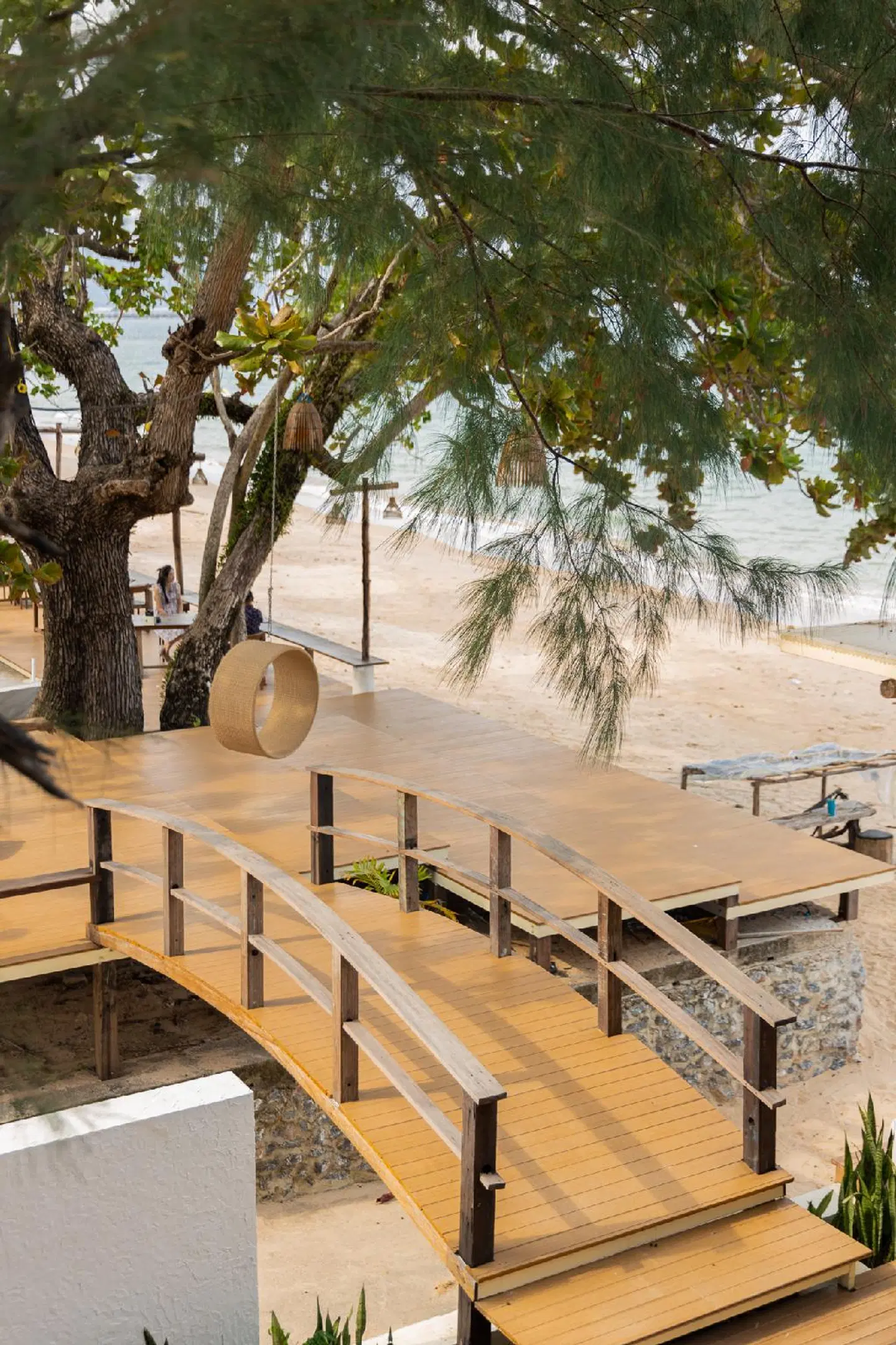 Issara Beach Resort TERRACE