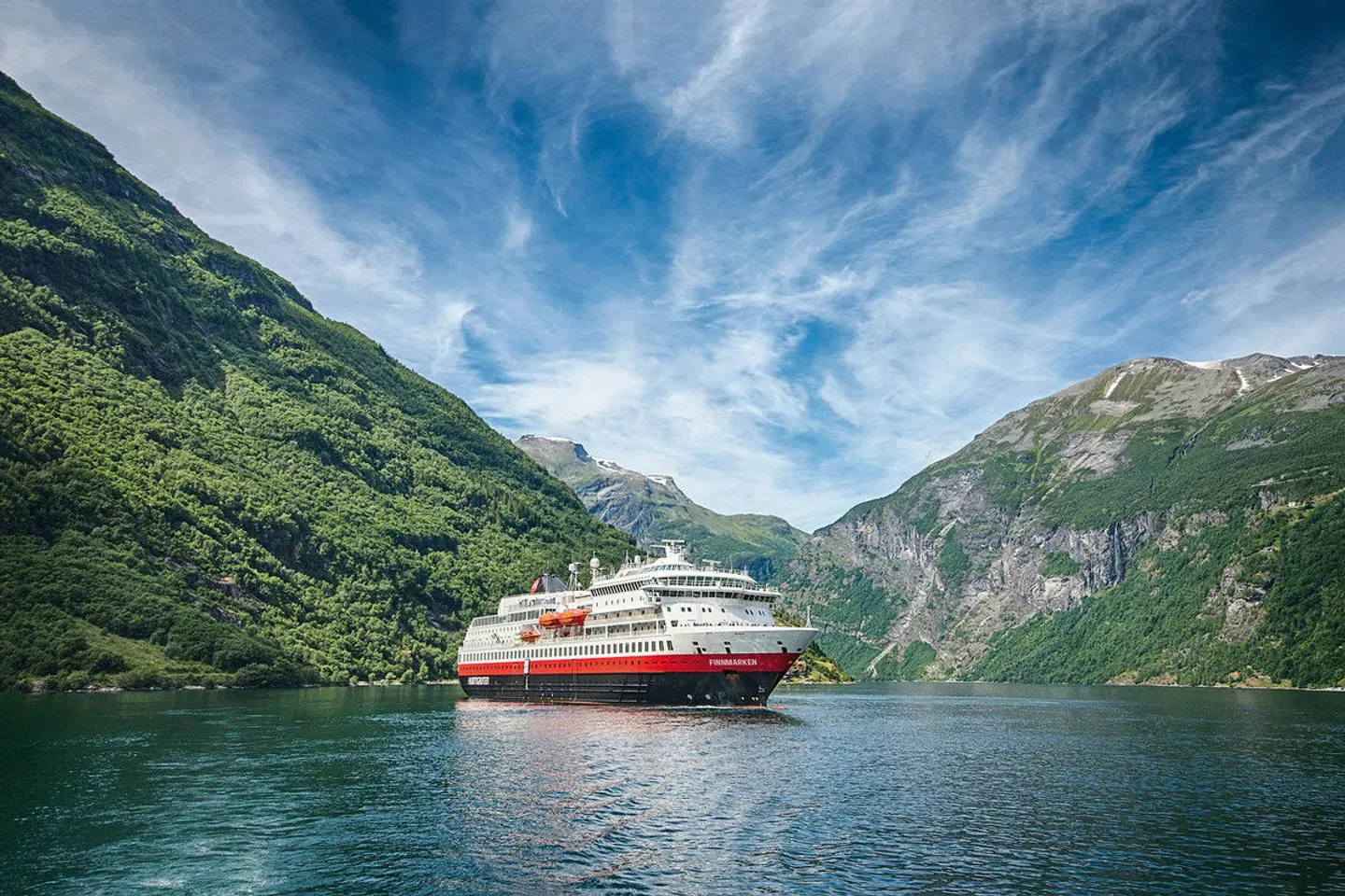 ADAC Special: Mit MS Finnmarken auf den Spuren der Postschiffroute LANDSCAPE
