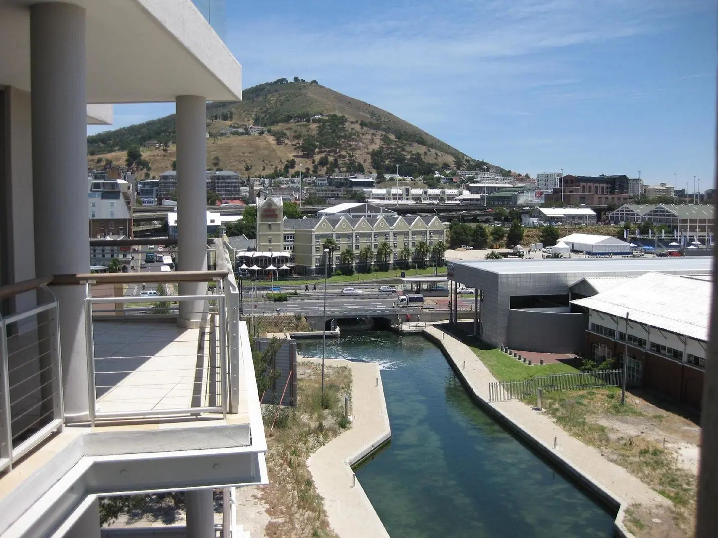 Canal Quays Terrasse