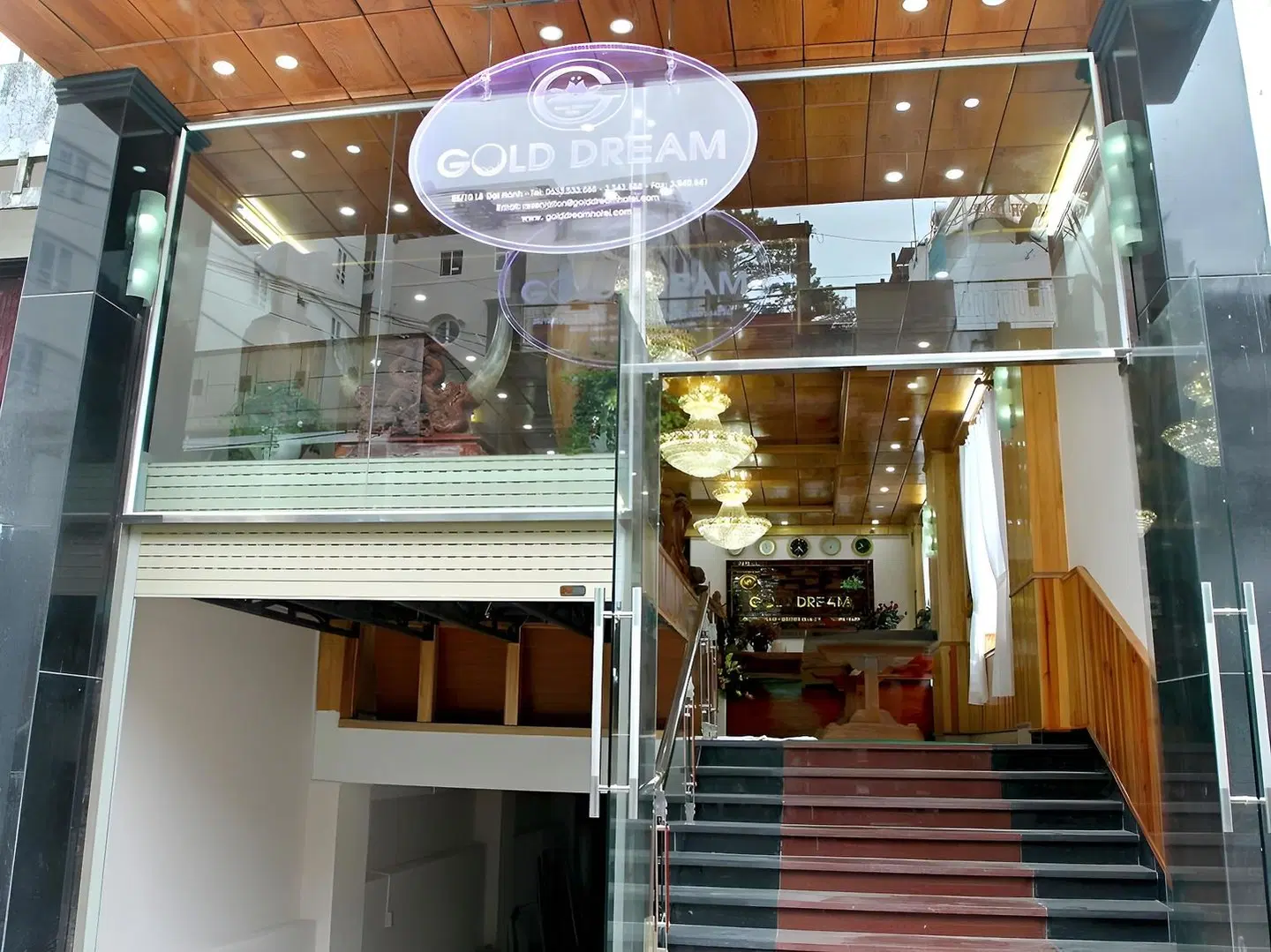 Gold Dream Hotel Bar