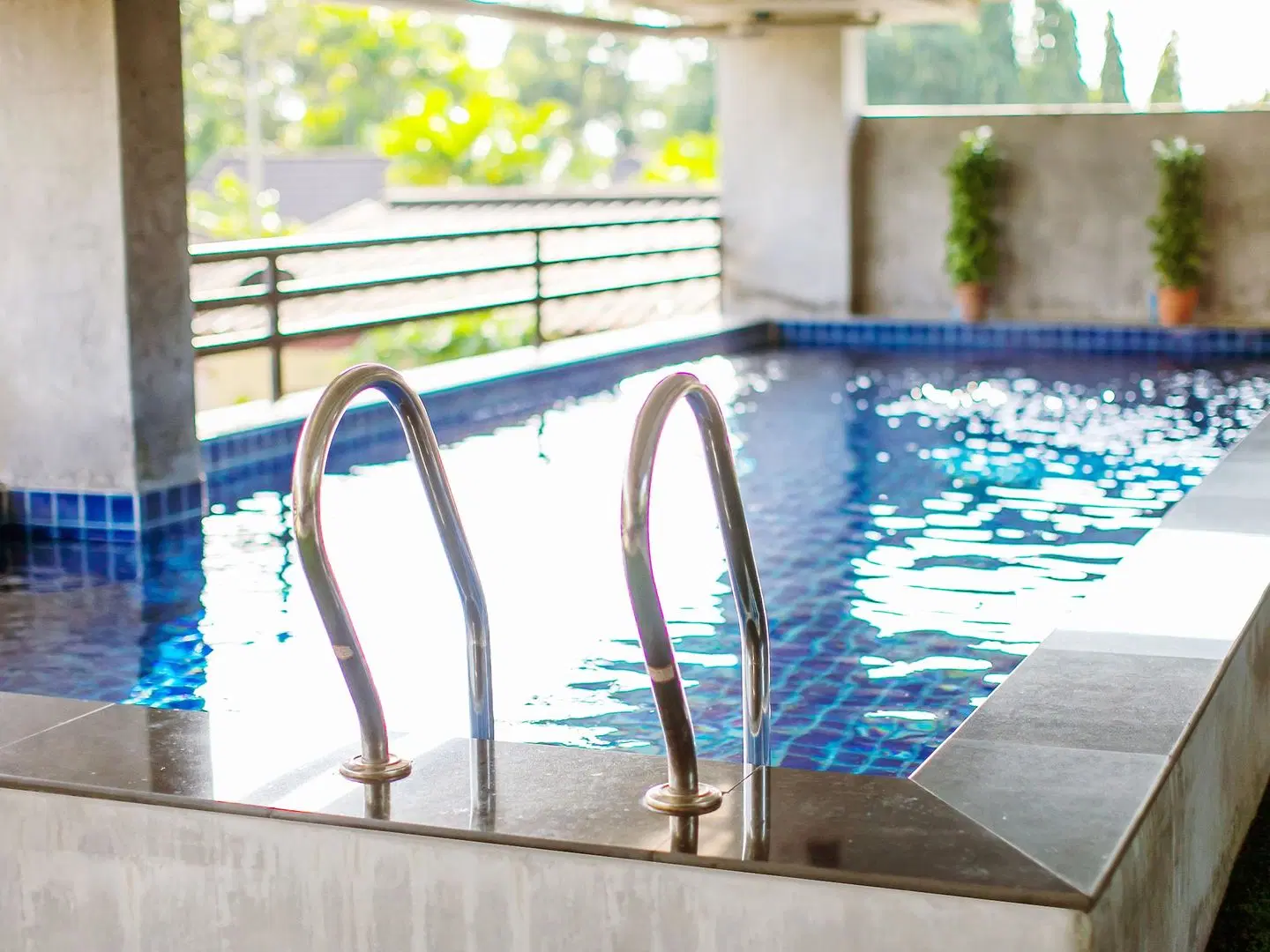 B2 Sea View Pattaya INDOOR_POOL