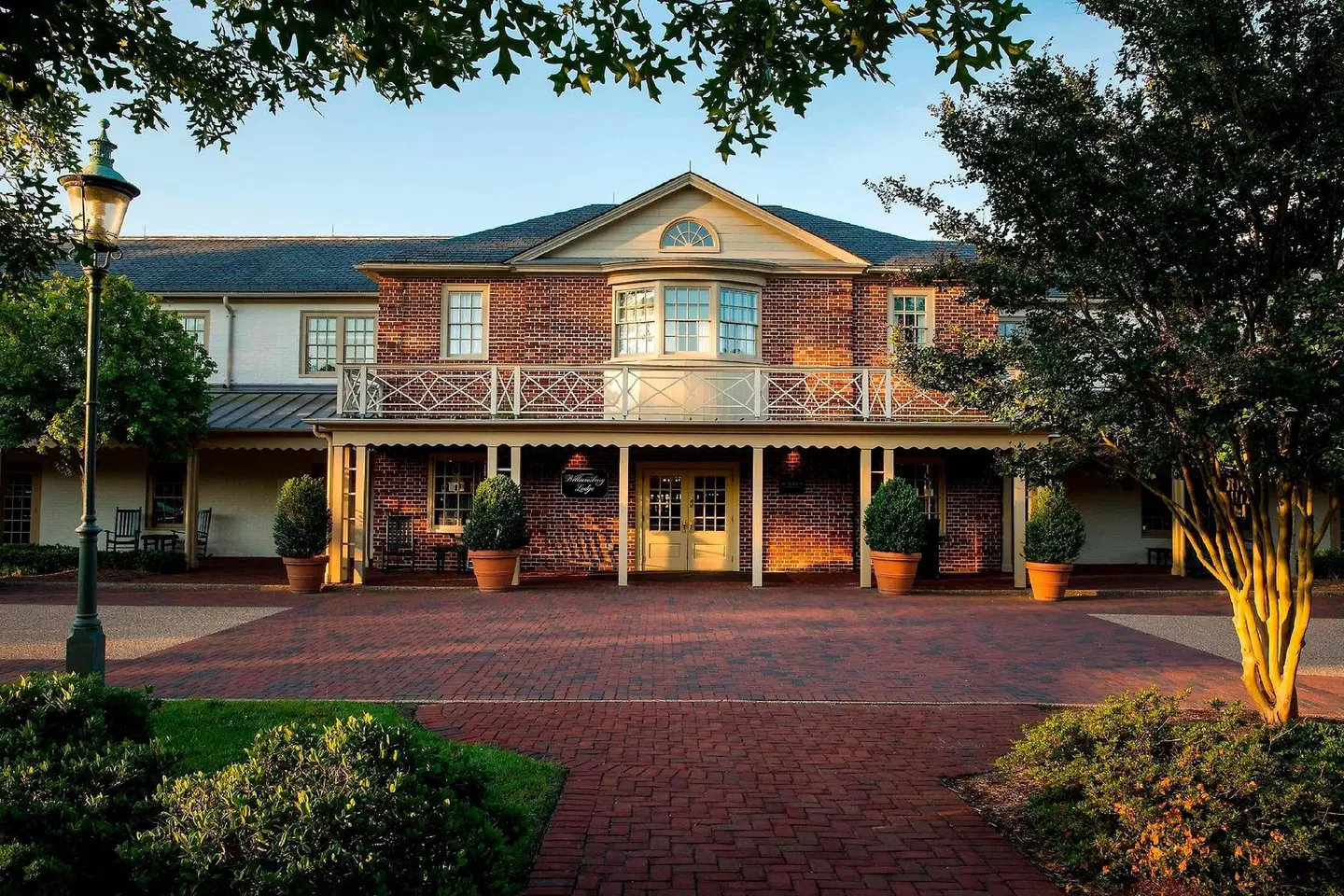 Williamsburg Lodge EXTERIOR