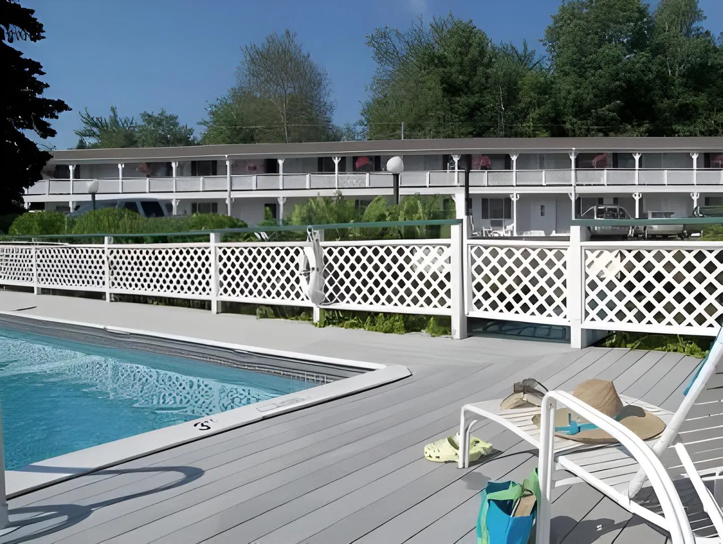 Cedar Crest Inn OUTDOOR_POOL