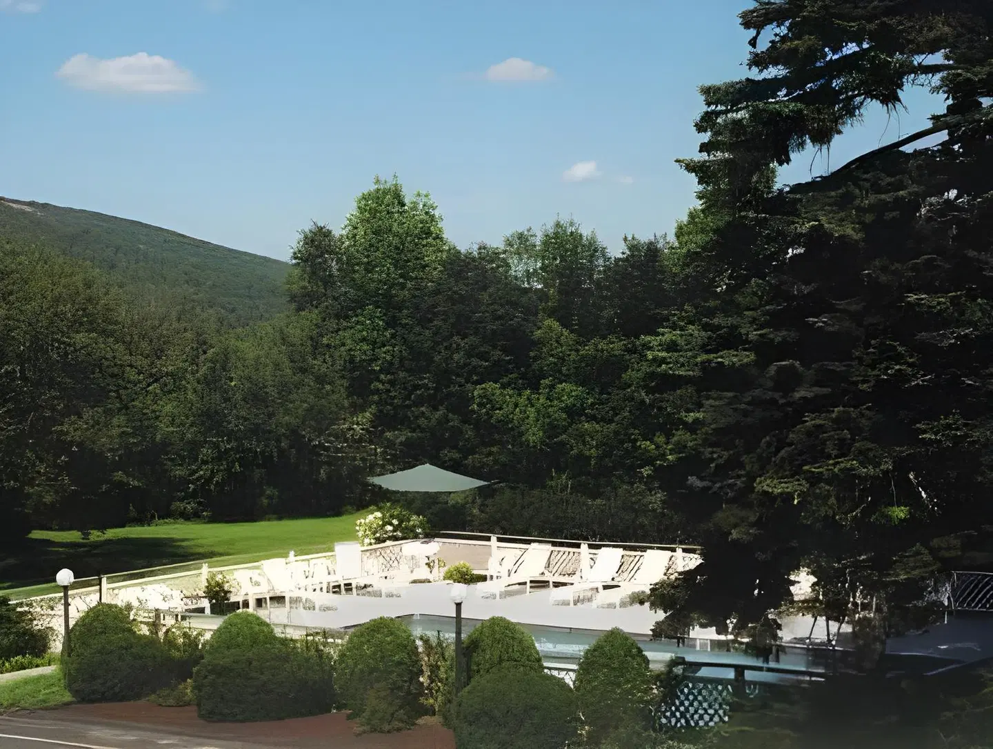 Cedar Crest Inn GARDEN