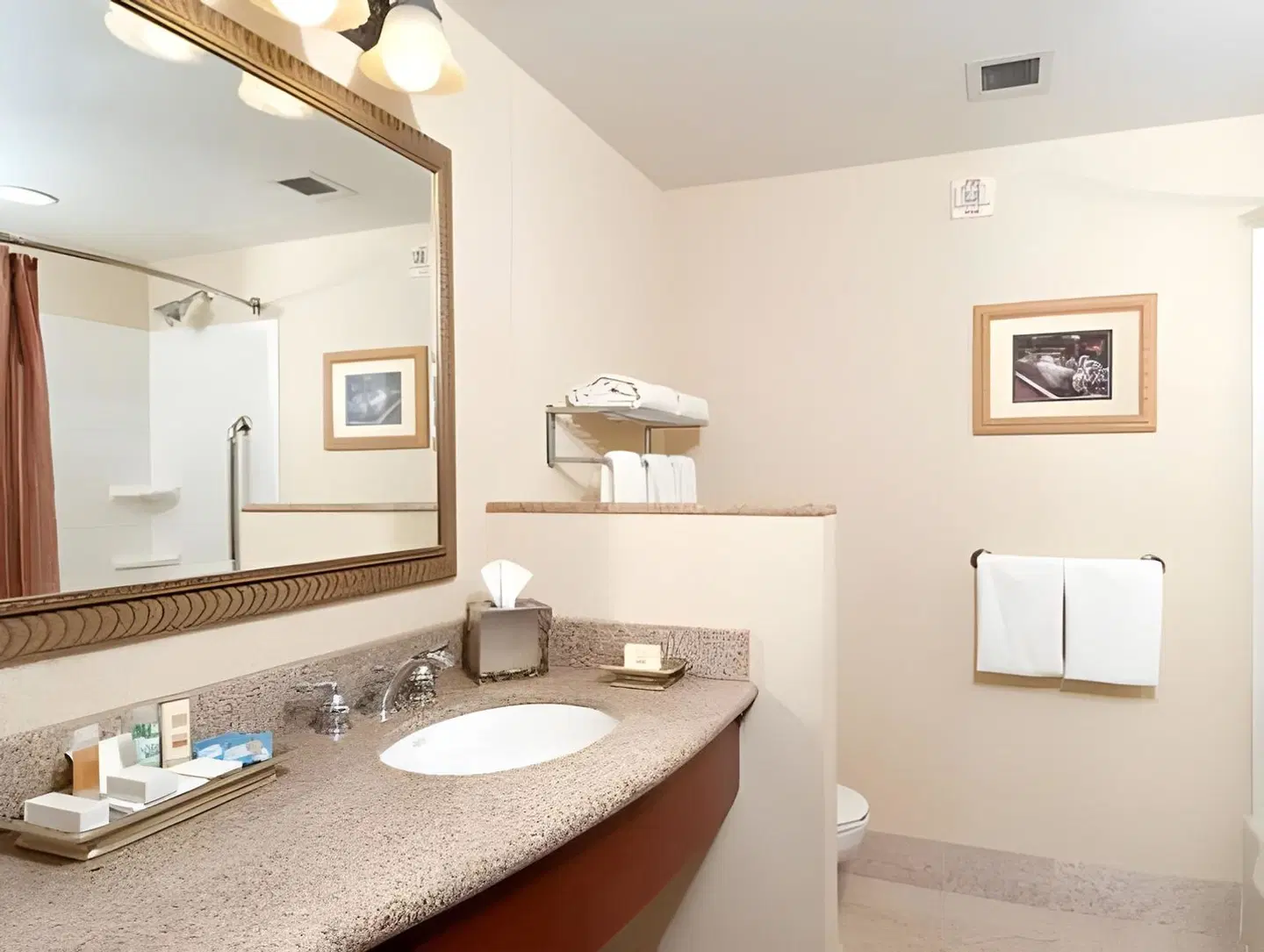 Courtyard by Marriott Saratoga Springs Badezimmer