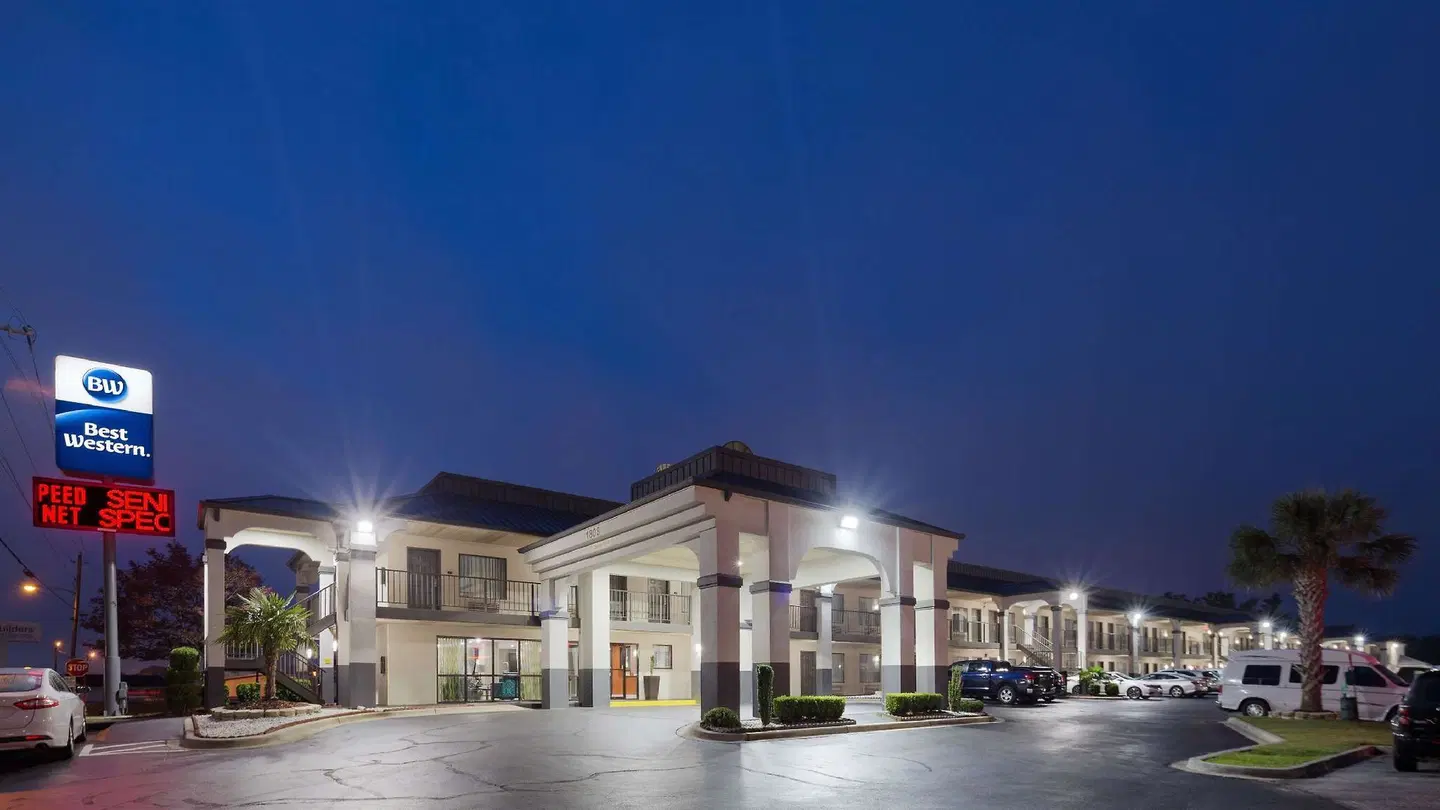 Best Western Inn EXTERIOR