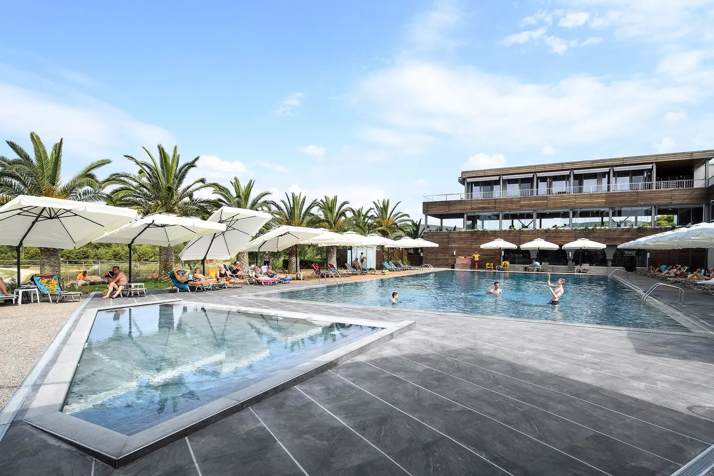 Blue Dolphin OUTDOOR_POOL