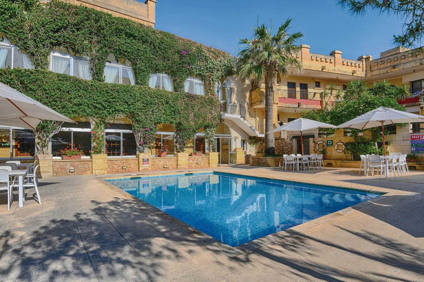 Cornucopia Hotel OUTDOOR_POOL