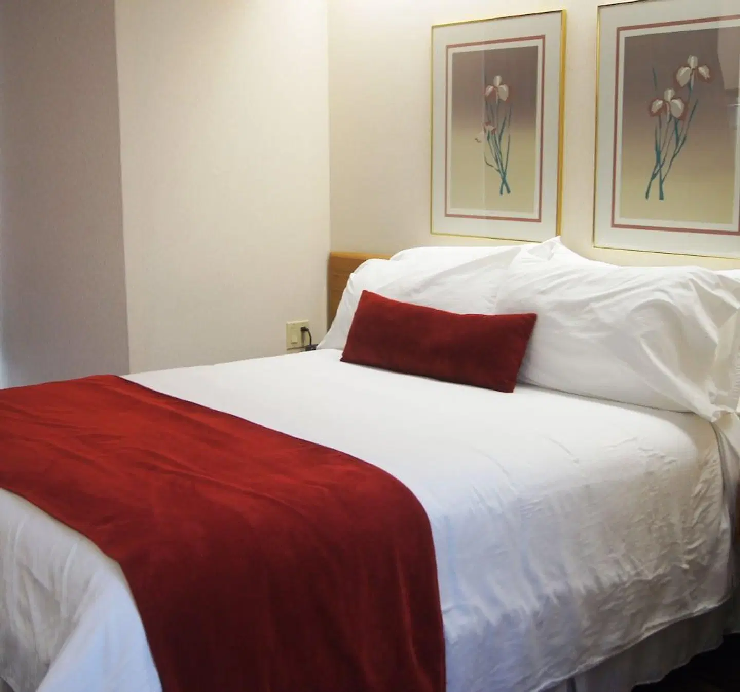Slumber Inn ROOM_EXAMPLE