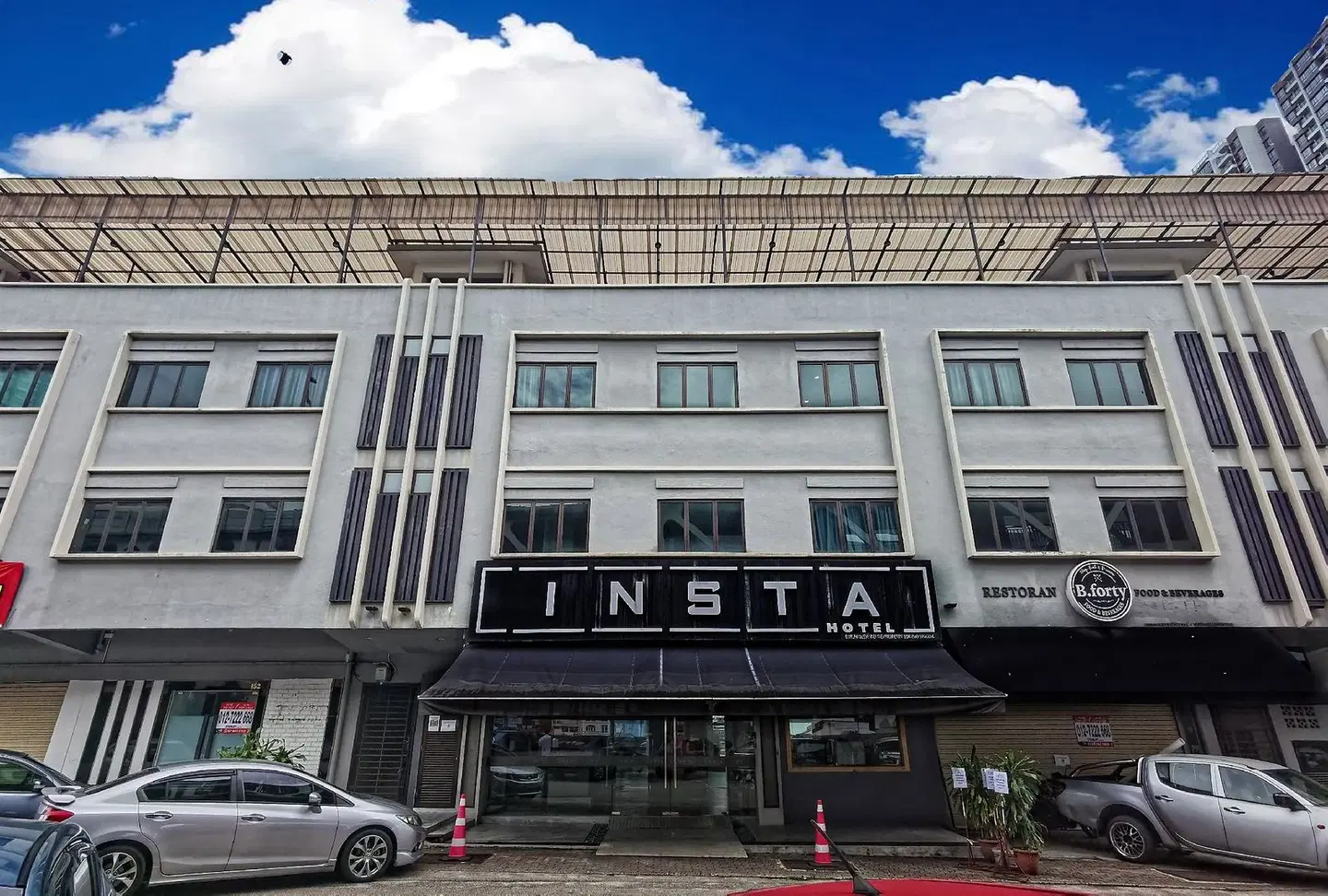 Insta Hotel EXTERIOR
