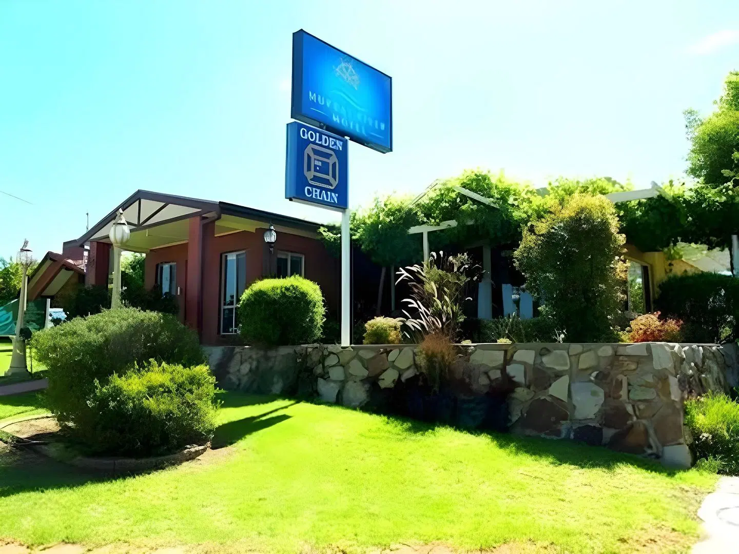 Murray River Motel EXTERIOR