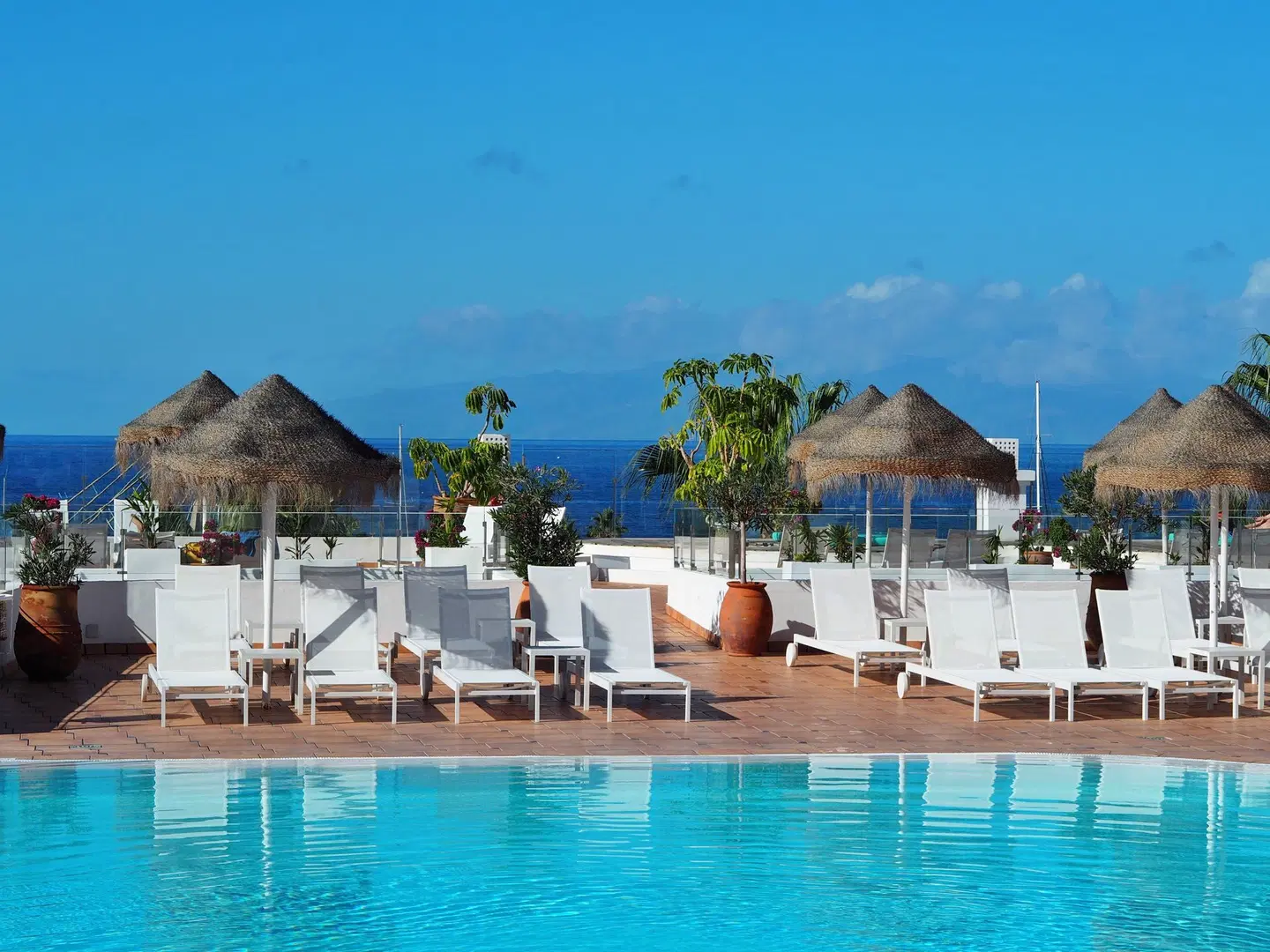 Flamingo Beach Mate OUTDOOR_POOL