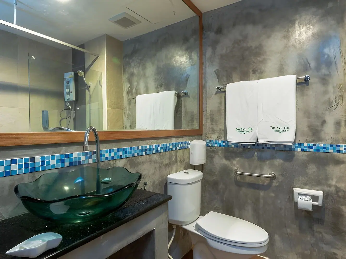 Tee Pak Dee Resident Phuket BATHROOM