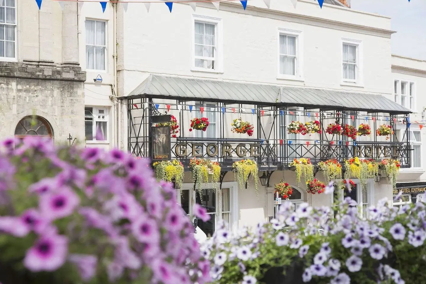 George Hotel EXTERIOR