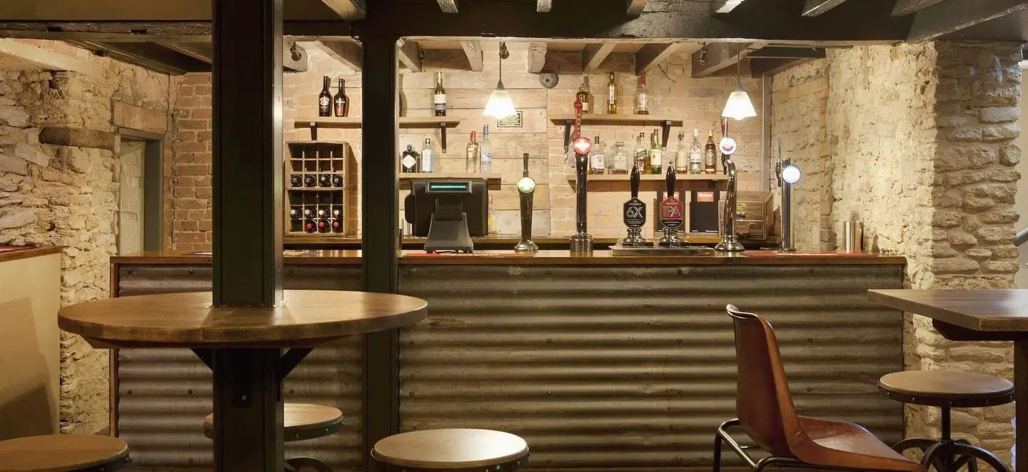 George Hotel Bar