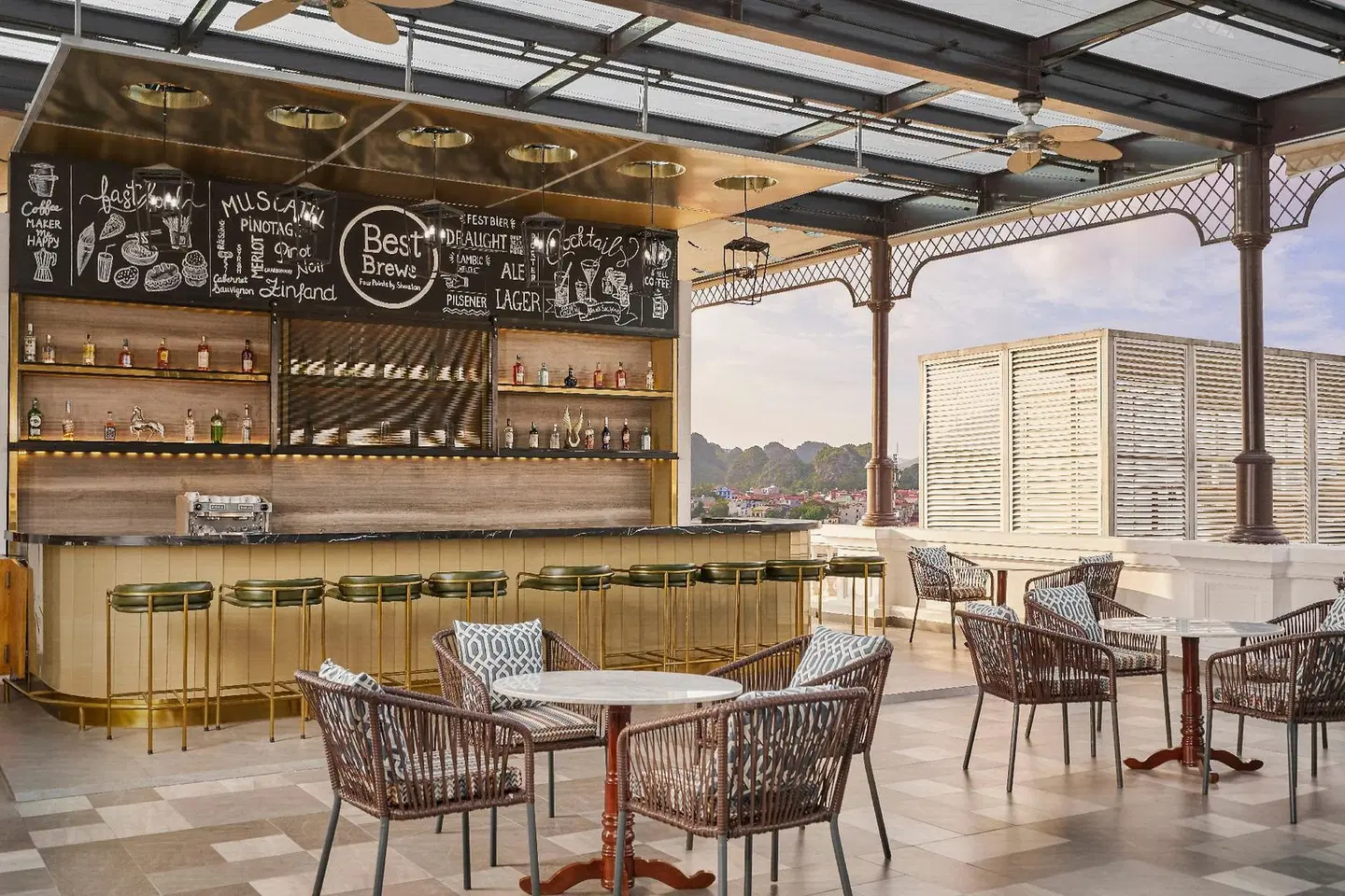 Four Points by Sheraton Lang Son BAR