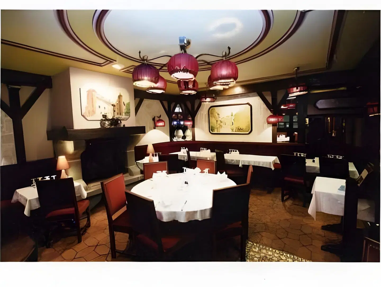 Le Renaissance RESTAURANT
