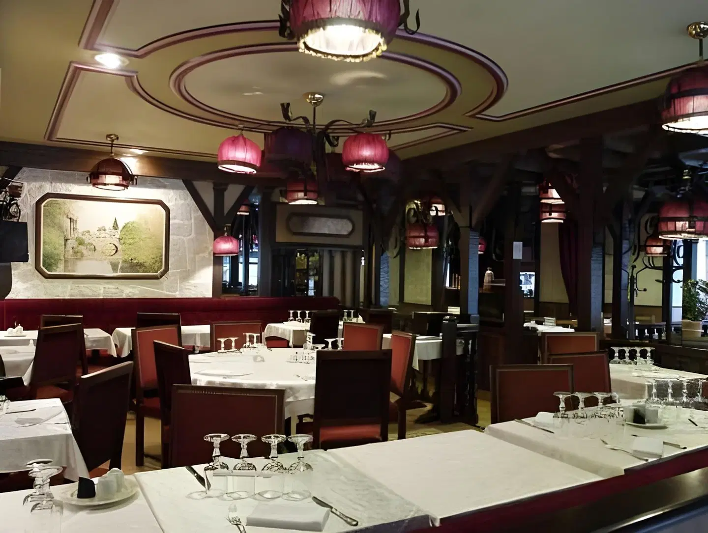 Le Renaissance RESTAURANT