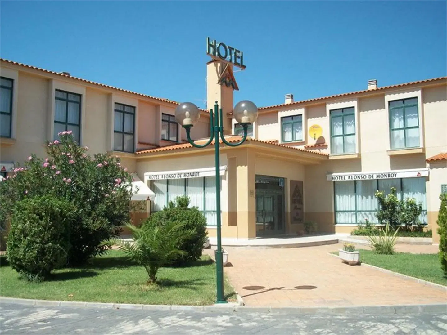 Hotel Alonso de Monroy EXTERIOR