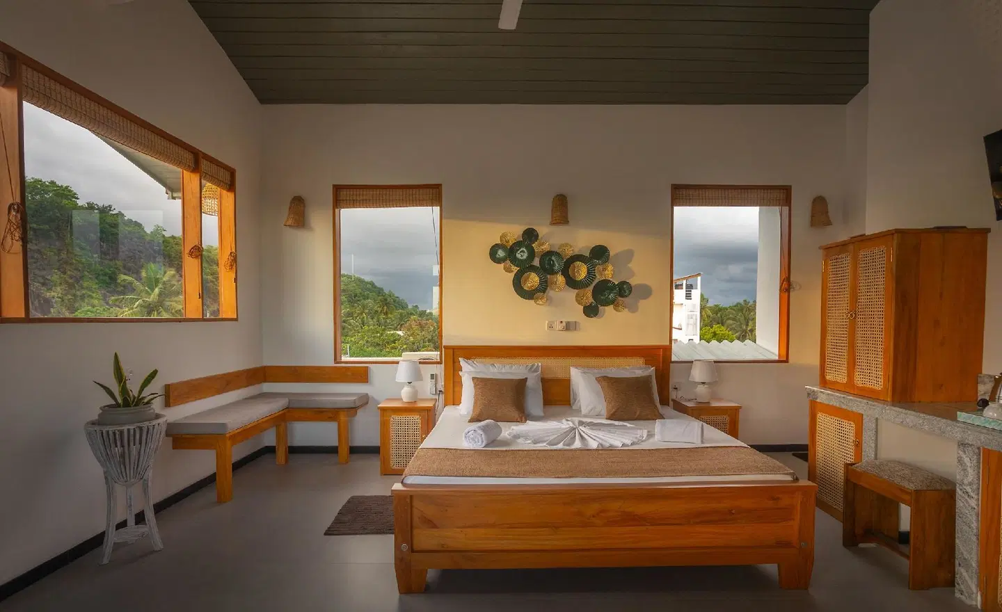 Hotel Bay Watch Restaurant