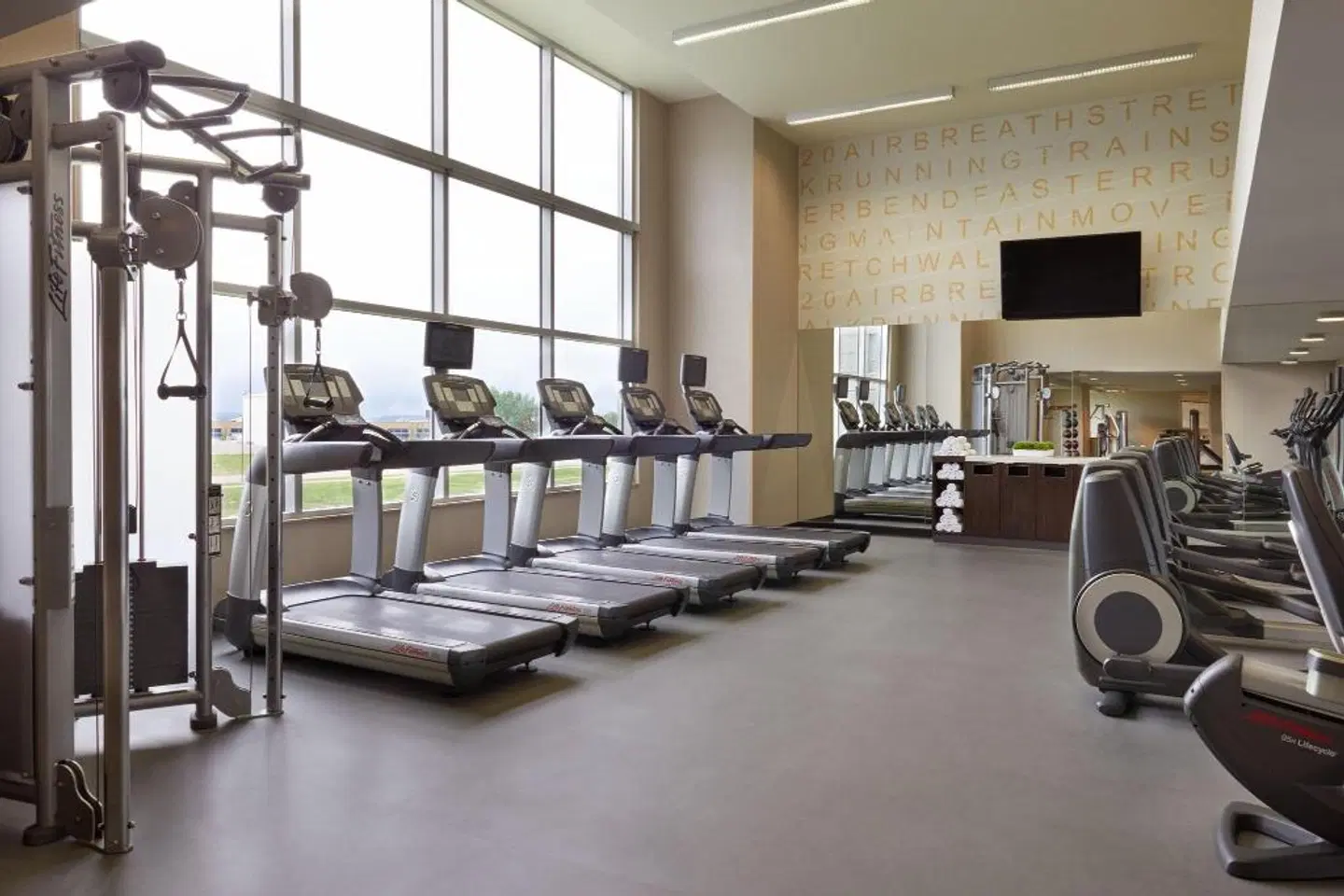 Courtyard by Marriott Calgary Airport SPORTS_AND_LEISURE