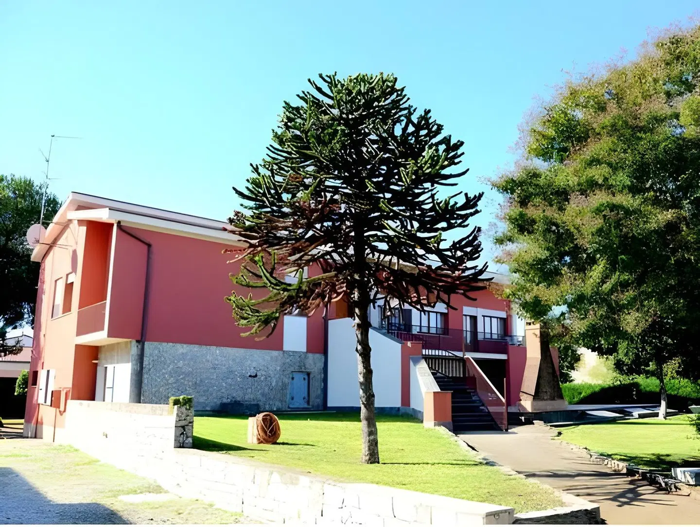 La Villa SPORTS_AND_LEISURE