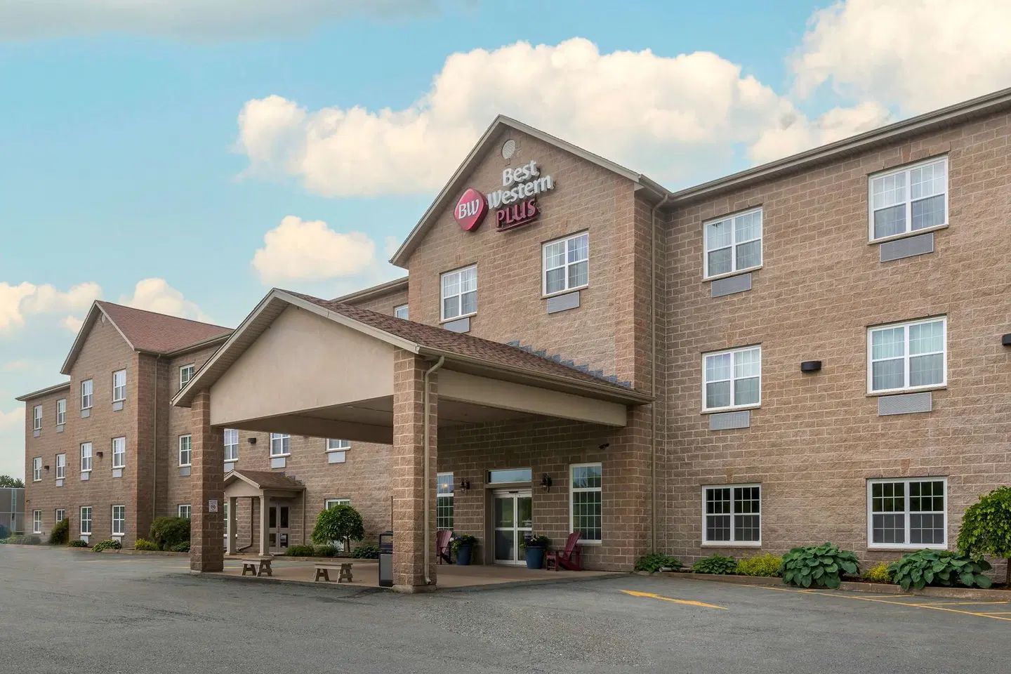 Best Western Plus Liverpool Hotel & Conference Centre EXTERIOR