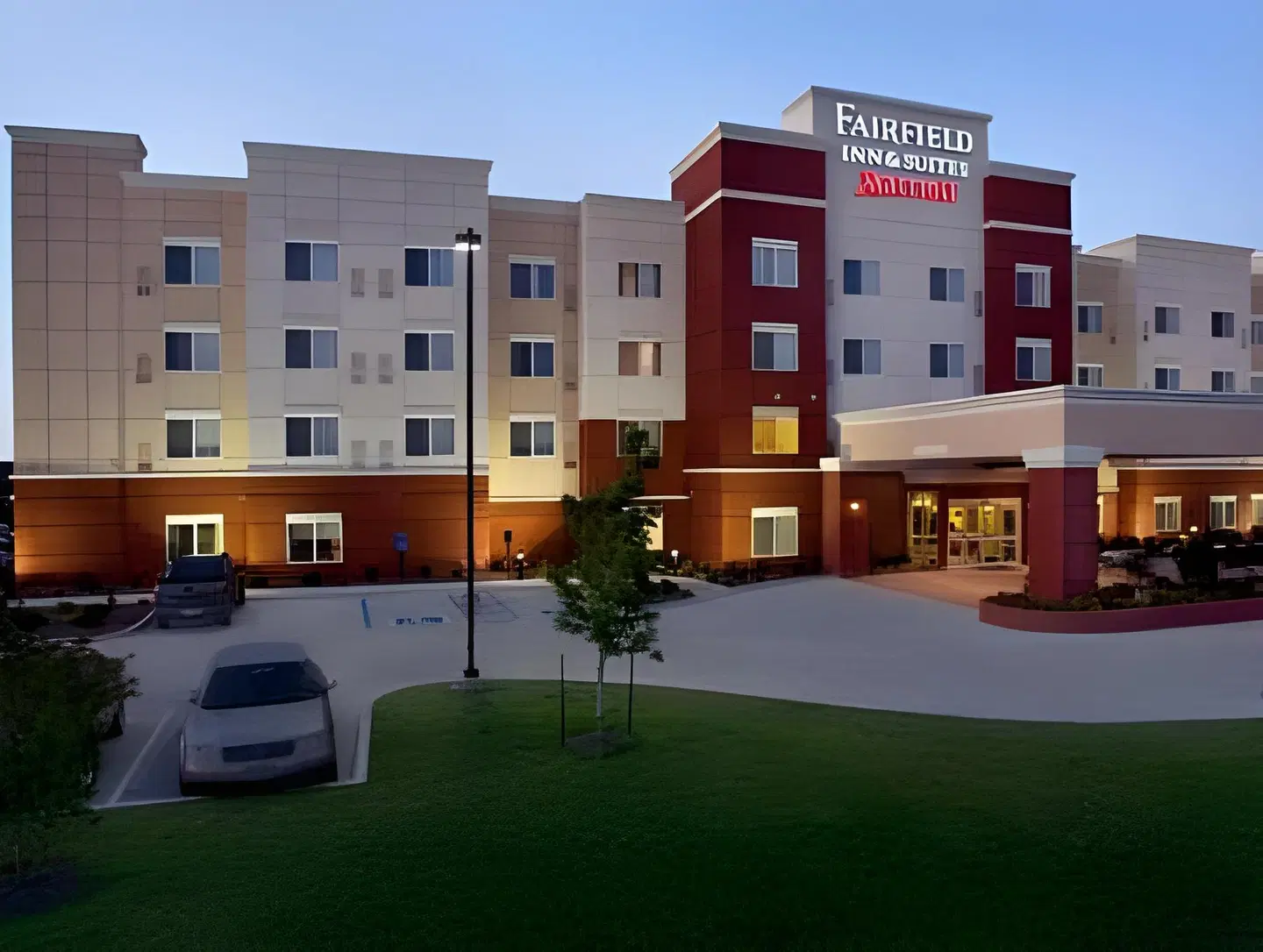 Fairfield Inn & Suites by Marriott Tupelo EXTERIOR