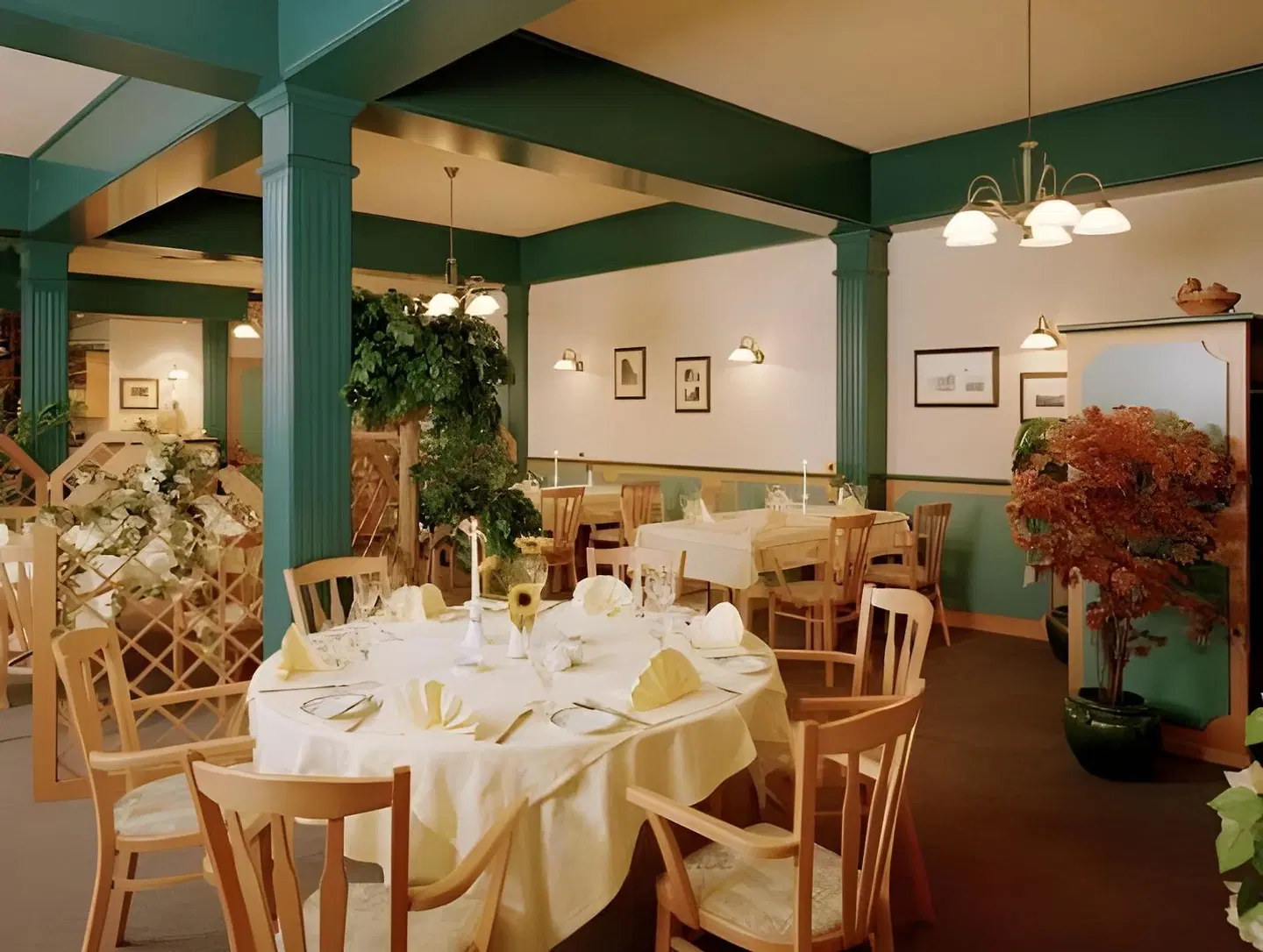 De Drie Linden RESTAURANT