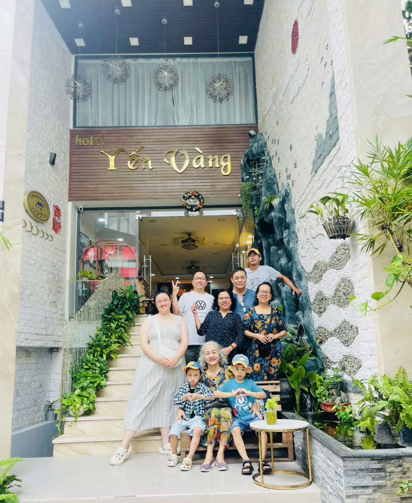 AHA Yen Vang Hotel & Apartment PEOPLE