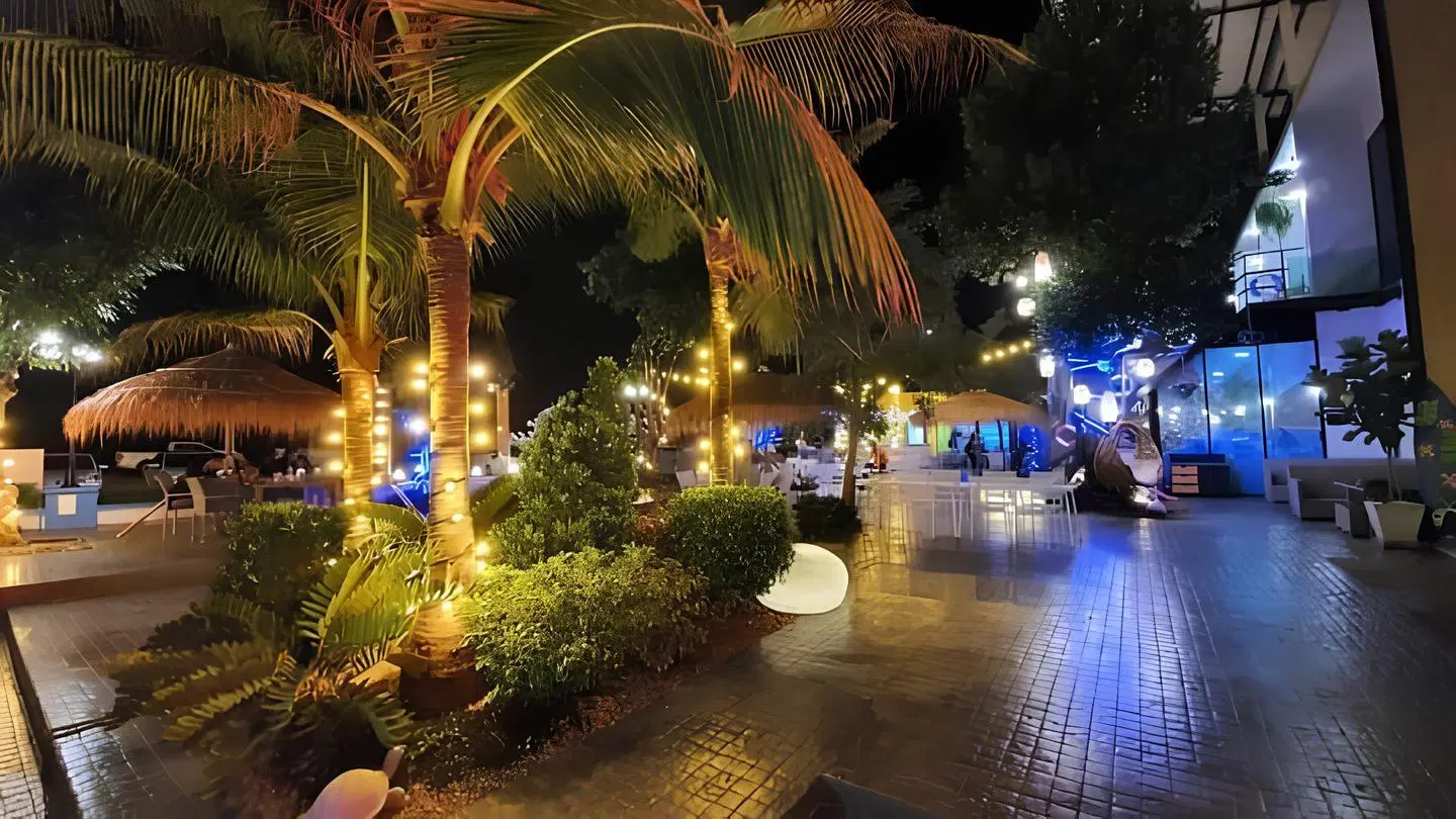 The Bed Vacation Rajamangala Hotel TERRACE