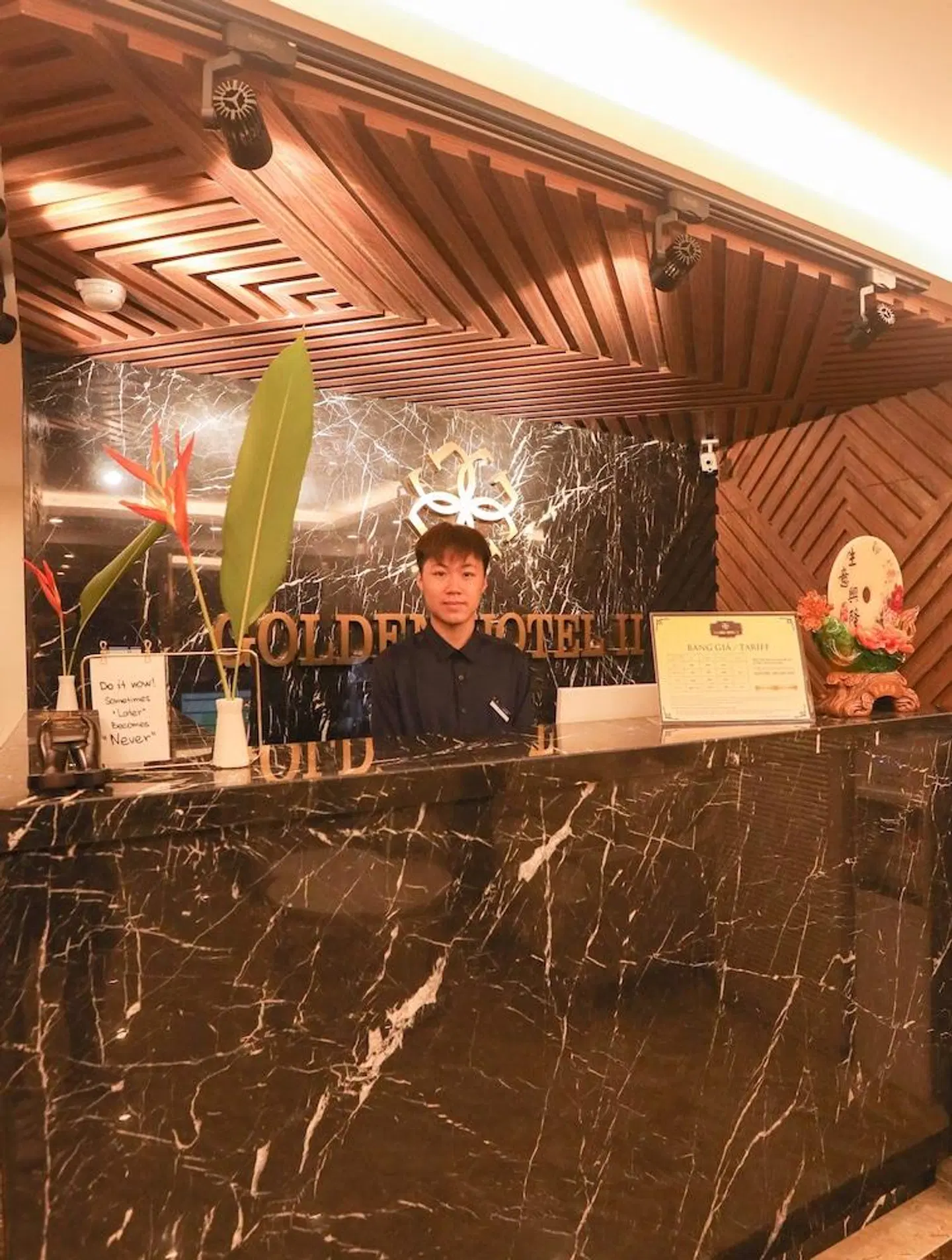 Golden Hotel 2 Bar