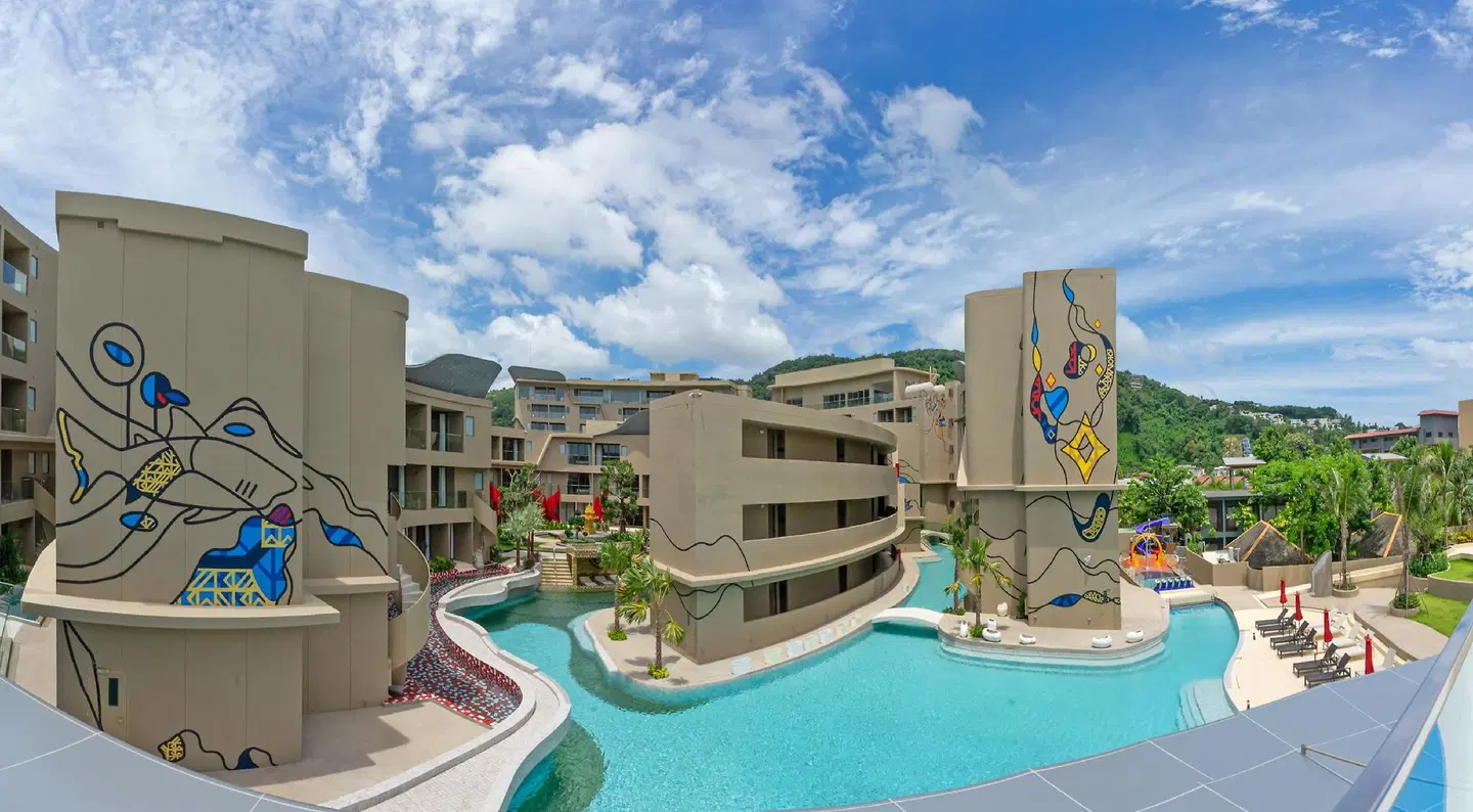 Metadee Elite OUTDOOR_POOL